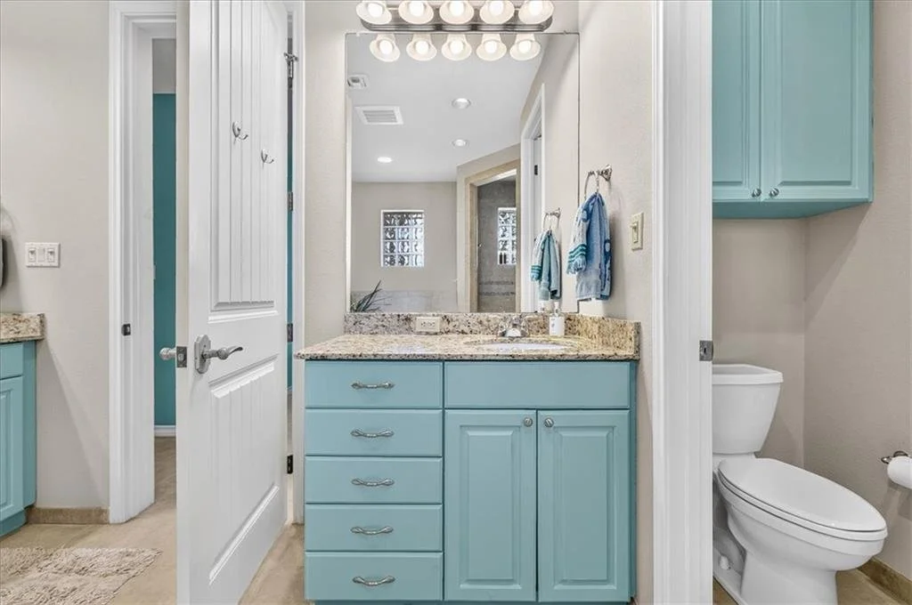 206 Harbour Condos 23.jpg