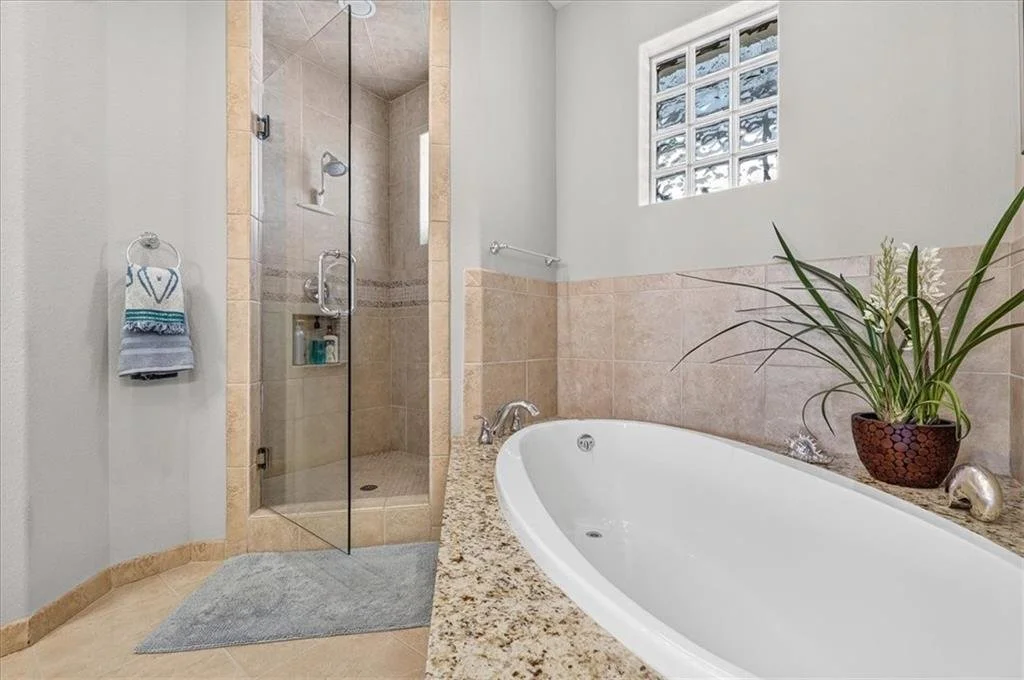 206 Harbour Condos 24.jpg