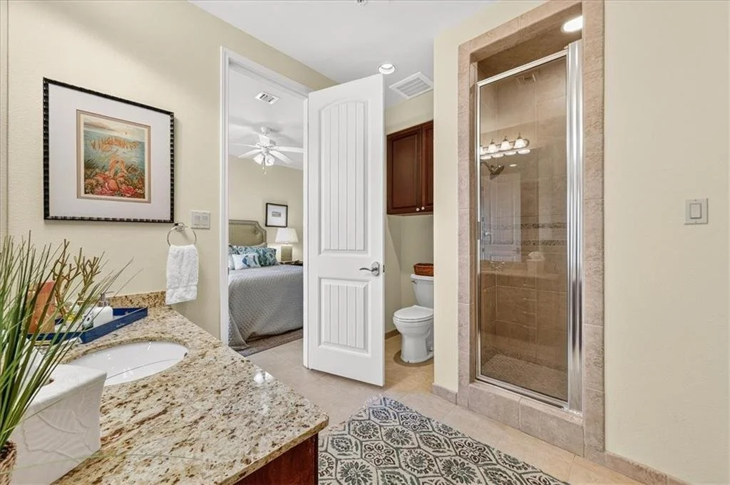 206 Harbour Condos 27.jpg
