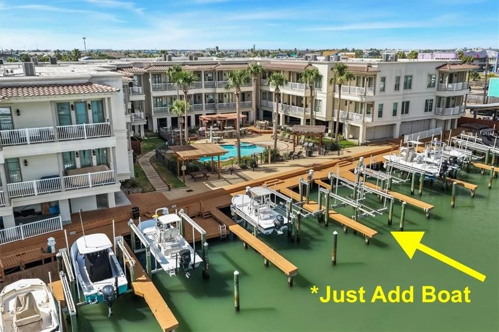 206 Harbour Condos 39.jpg