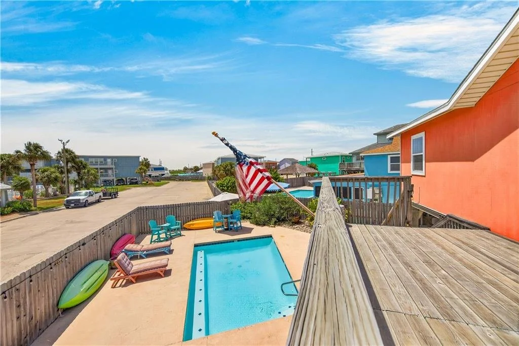 702 Parkplace 5.jpg