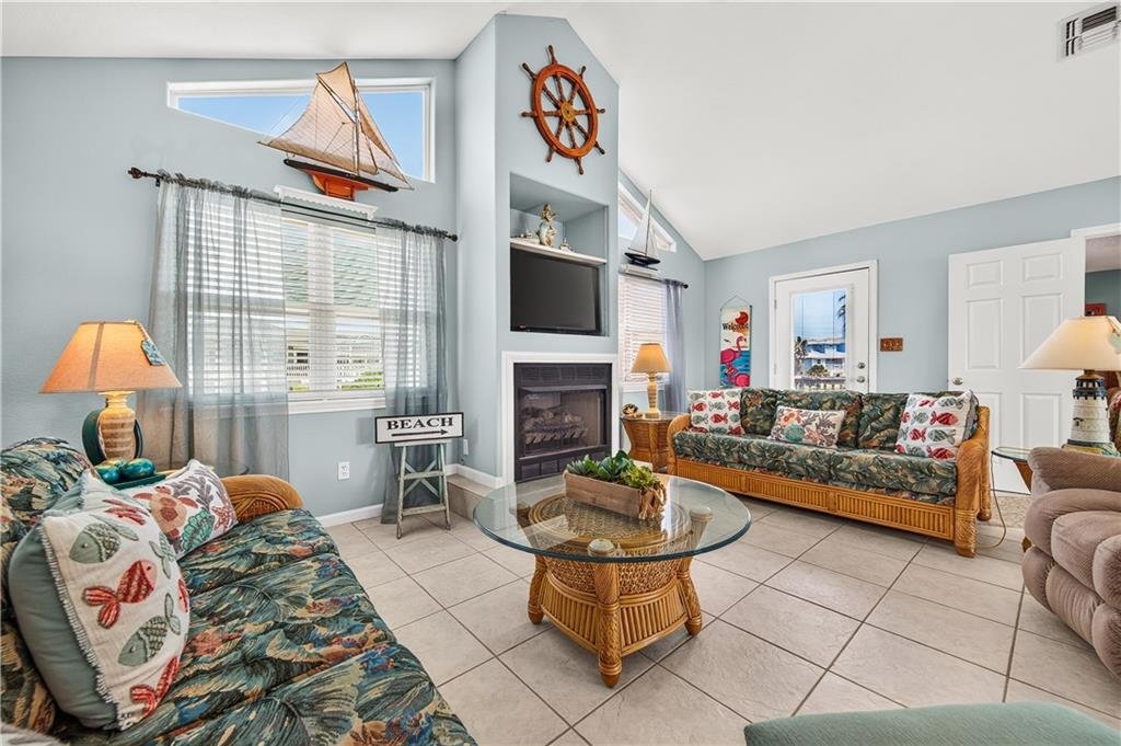 702 Parkplace 9.jpg