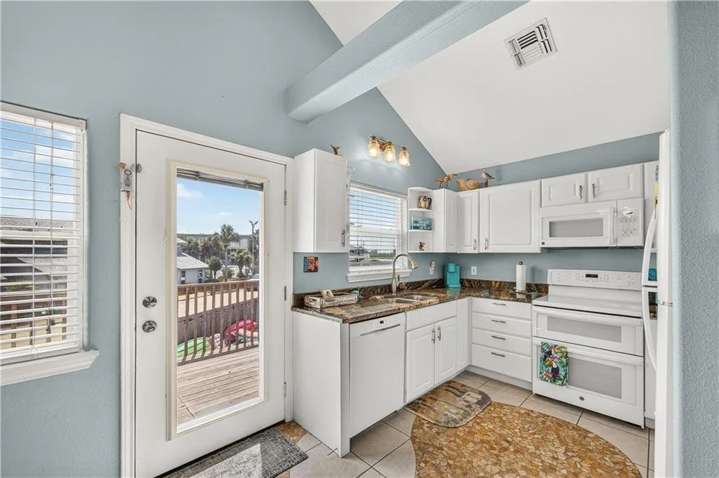 702 Parkplace 16.jpg