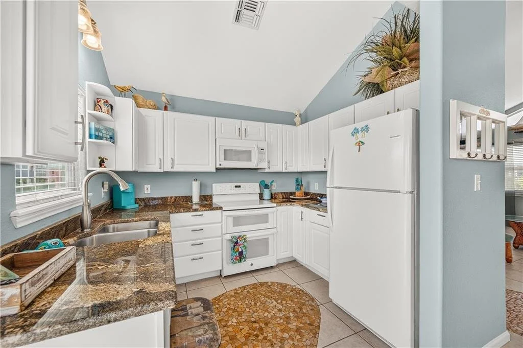 702 Parkplace 17.jpg