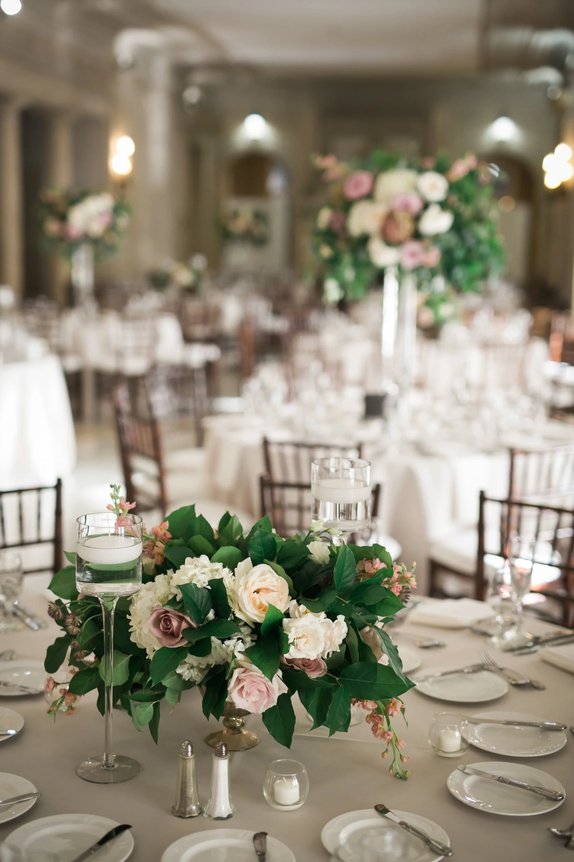 wedding reception table decor with flowers wedding photography