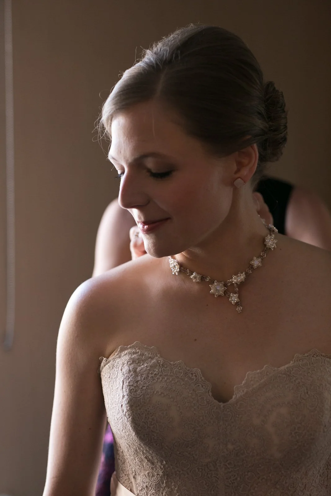 wedding bride necklace with diamonds wedding photography