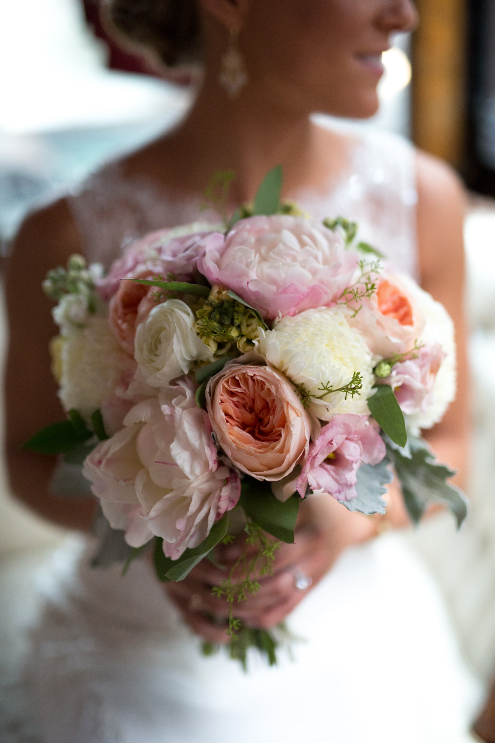 bride with flowers bouquet Chicago wedding photography 