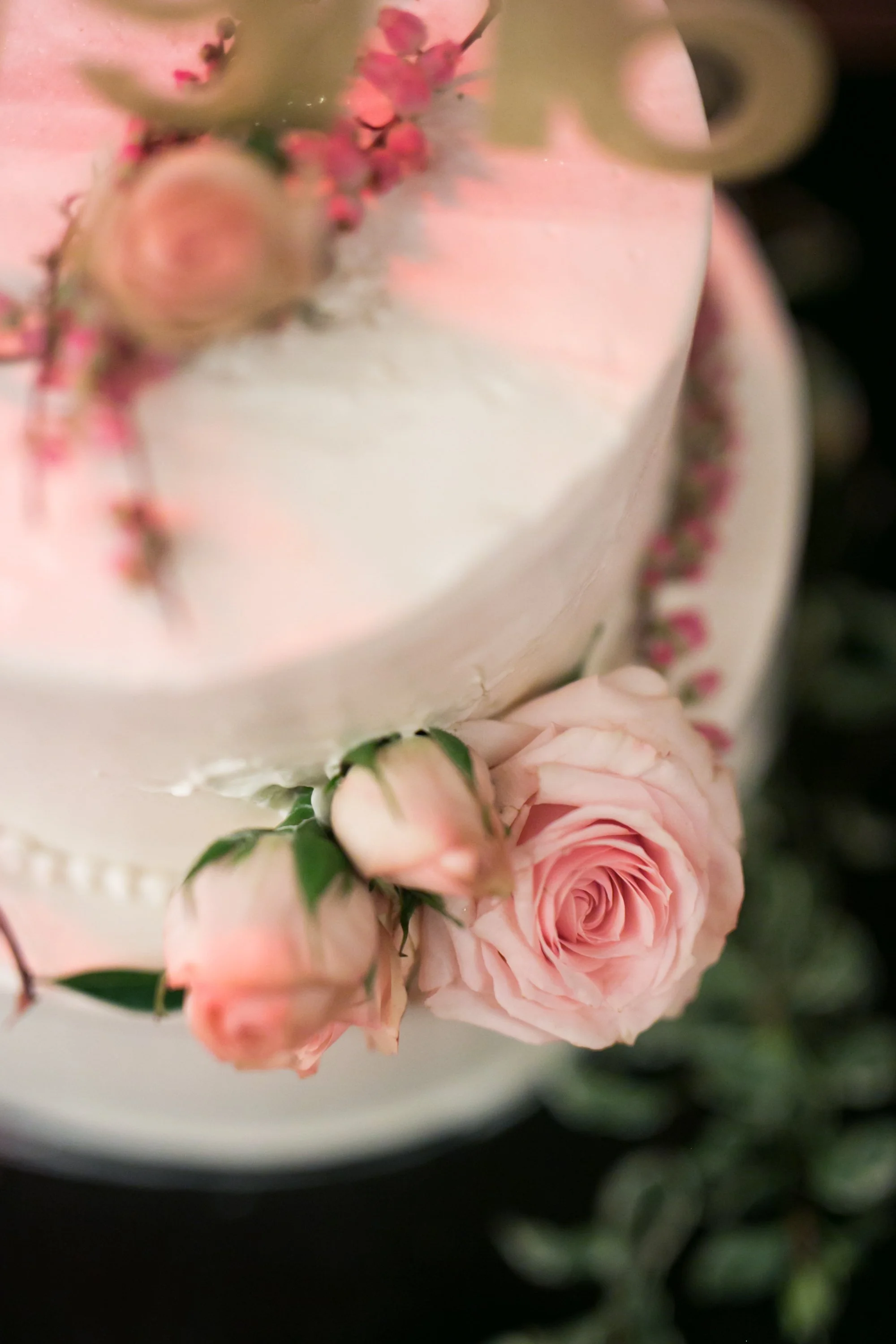 wedding reception wedding cake Chicago wedding photography Lacuna Artists Loft
