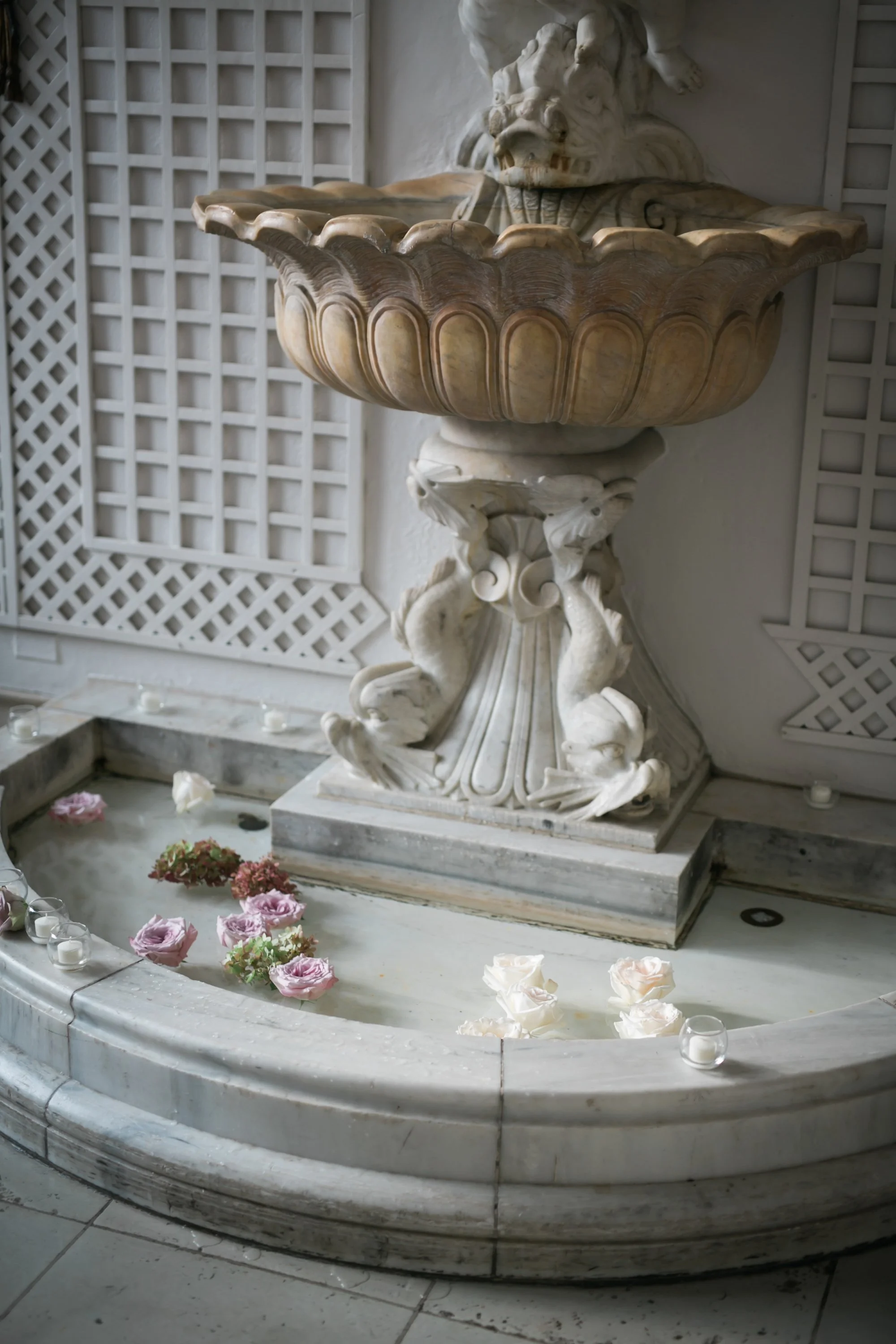 water fountain feature at a wedding photography near me