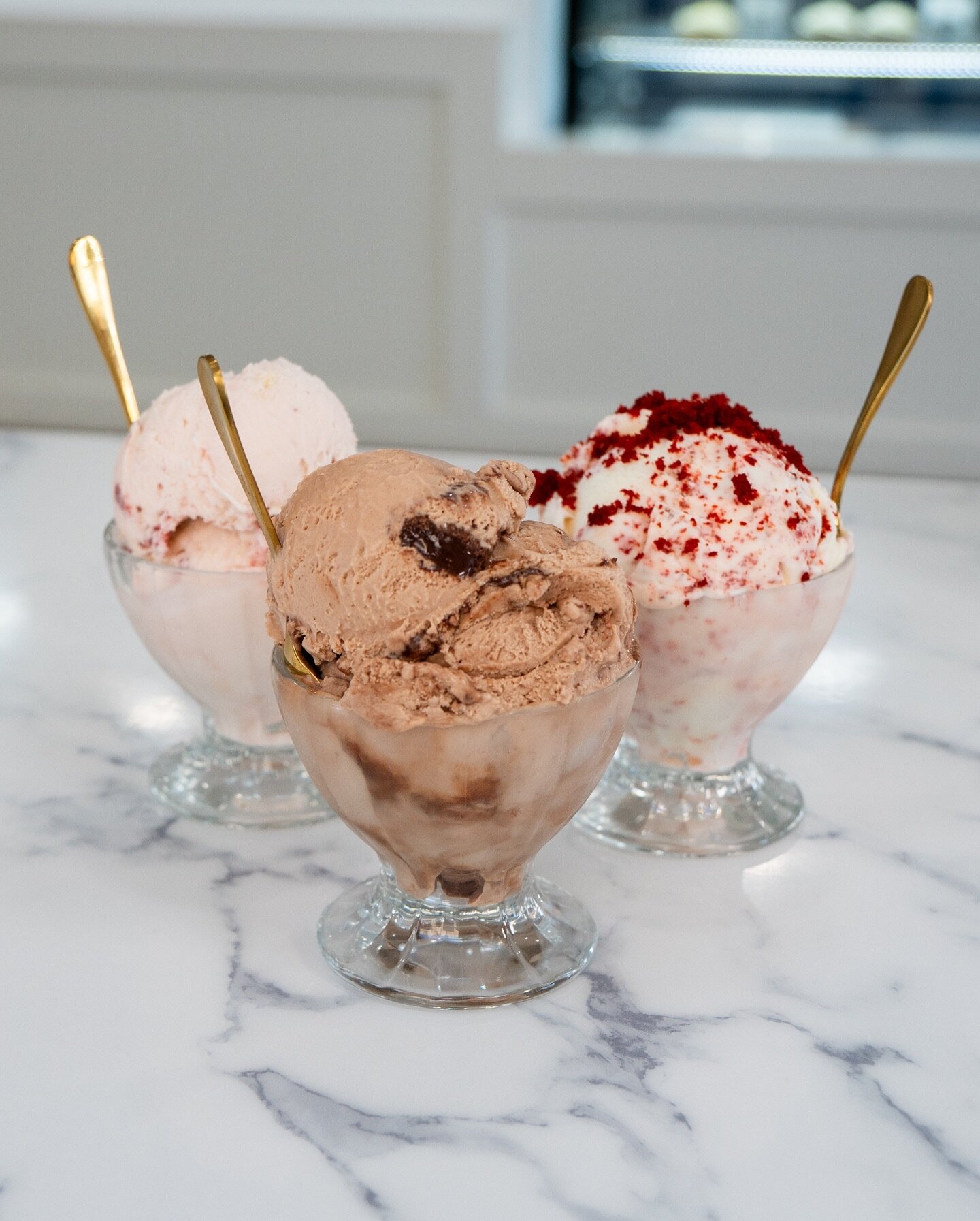 These Valentine&rsquo;s Day ice cream flavors will only be here until Friday! Don&rsquo;t miss it! 

🍦 Strawberry Shortcake: strawberry ice cream with vanilla pound cake and strawberry jam swirl

🍨 🍰 Red Velvet Cake: cream cheese frosting ice crea