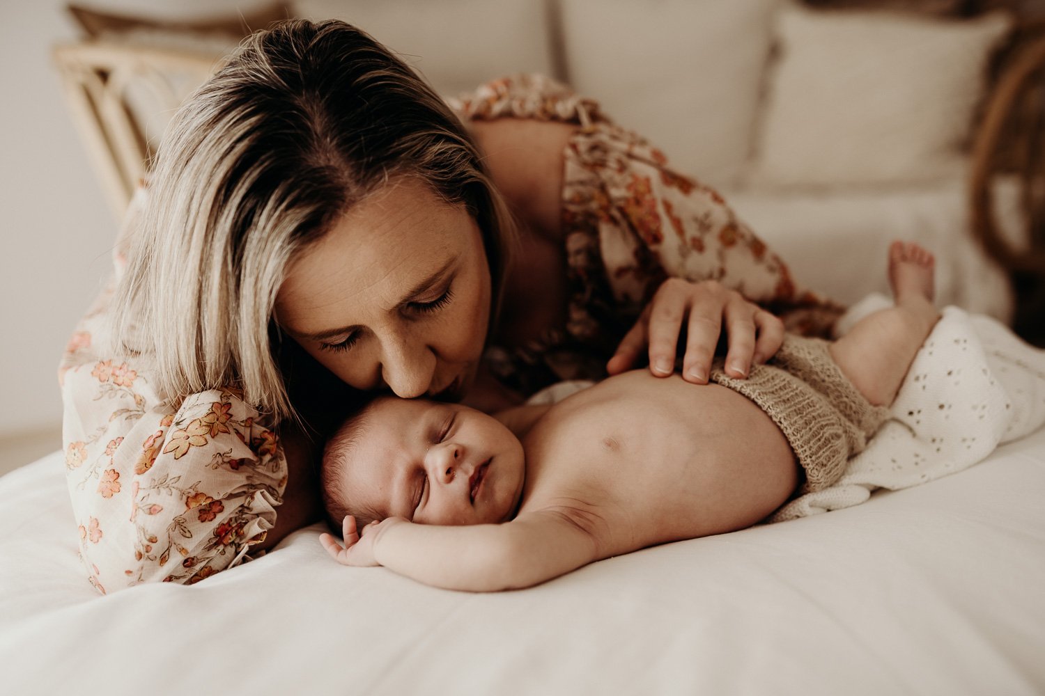 cunningham-newborn-session-studio-lisa-webber-photography-hunter-valley-27.jpg