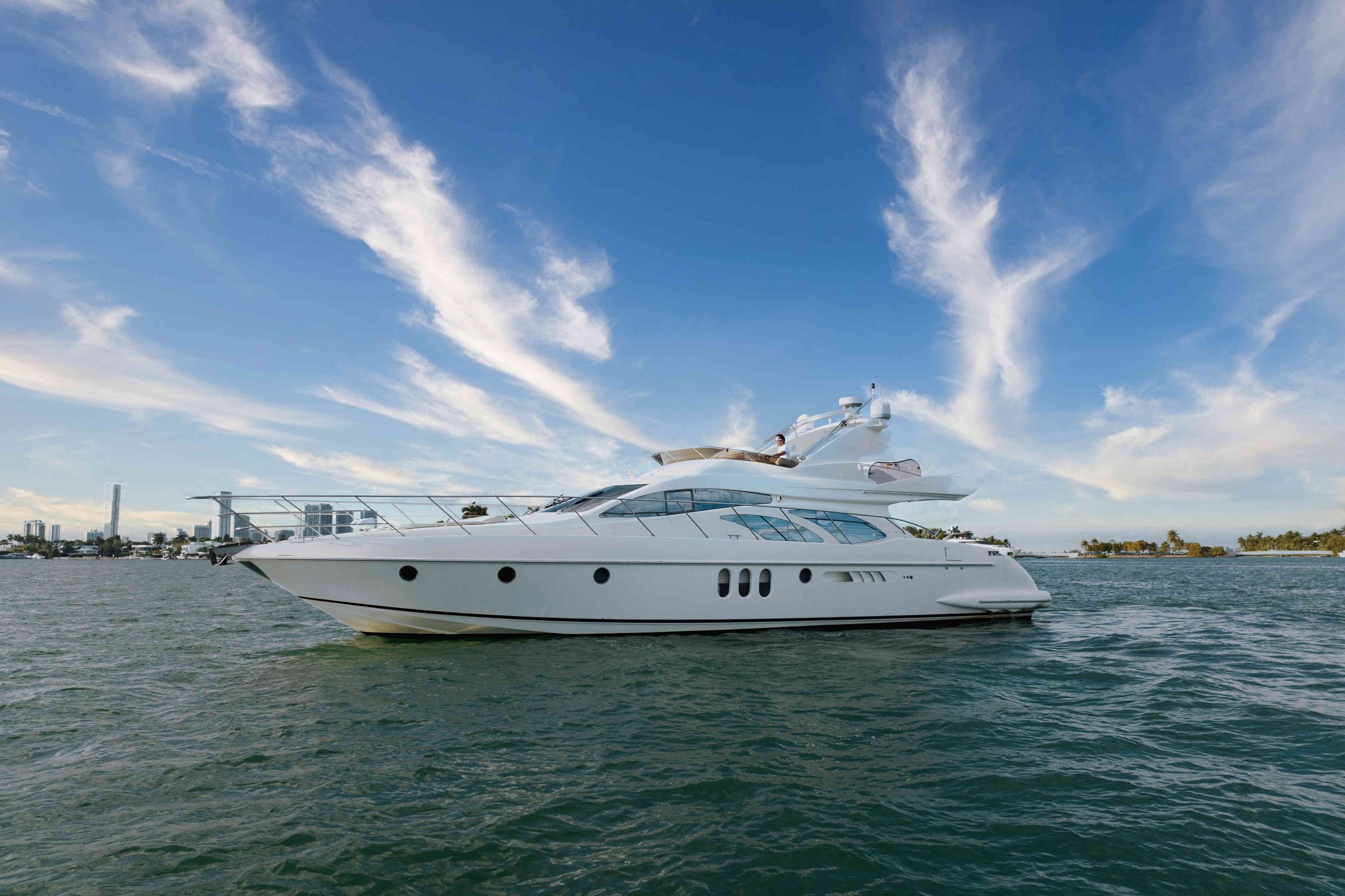 09 65_ Azimut Miami Beach Allegra 04.jpeg