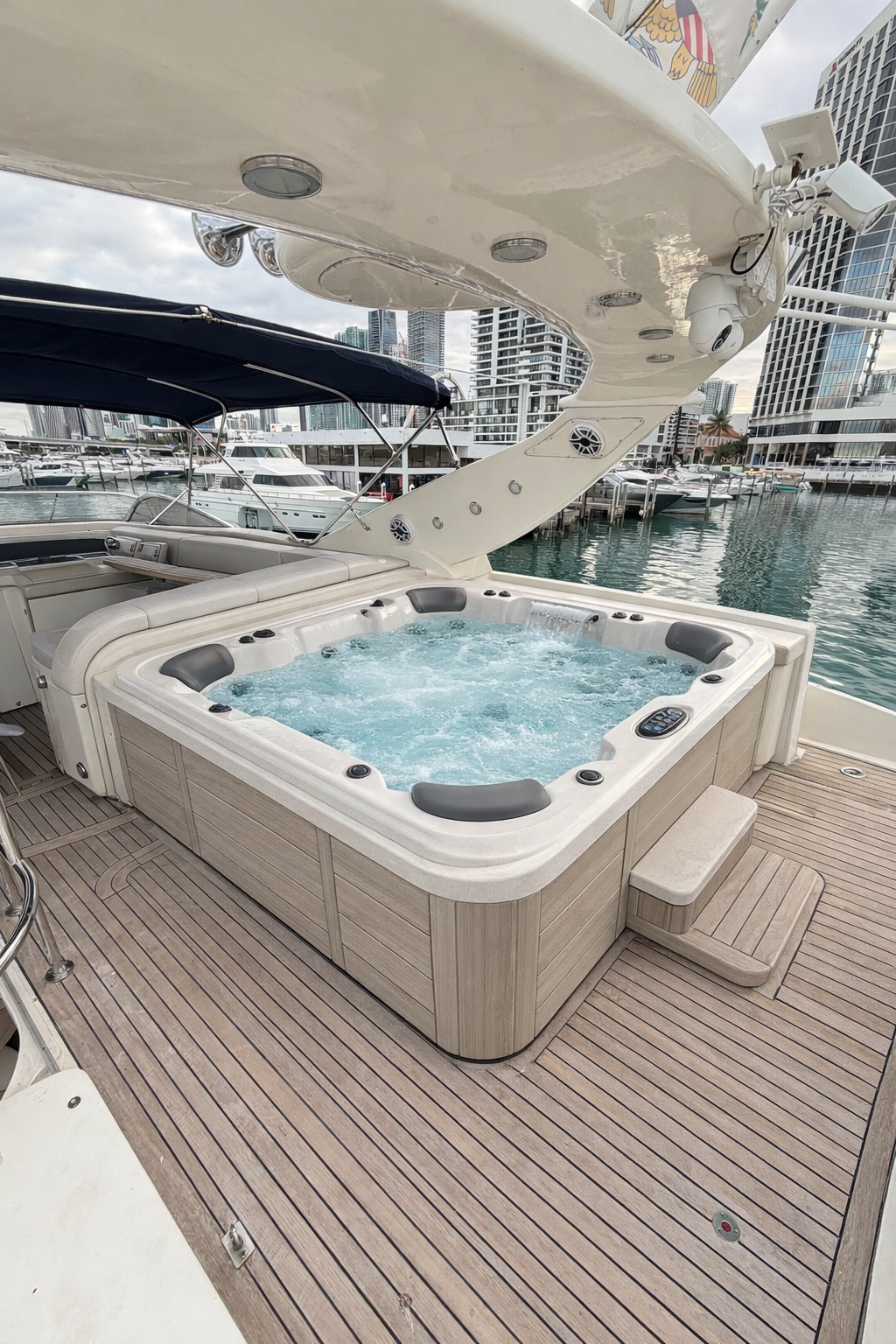 0.01 NEW JACUZZI.png