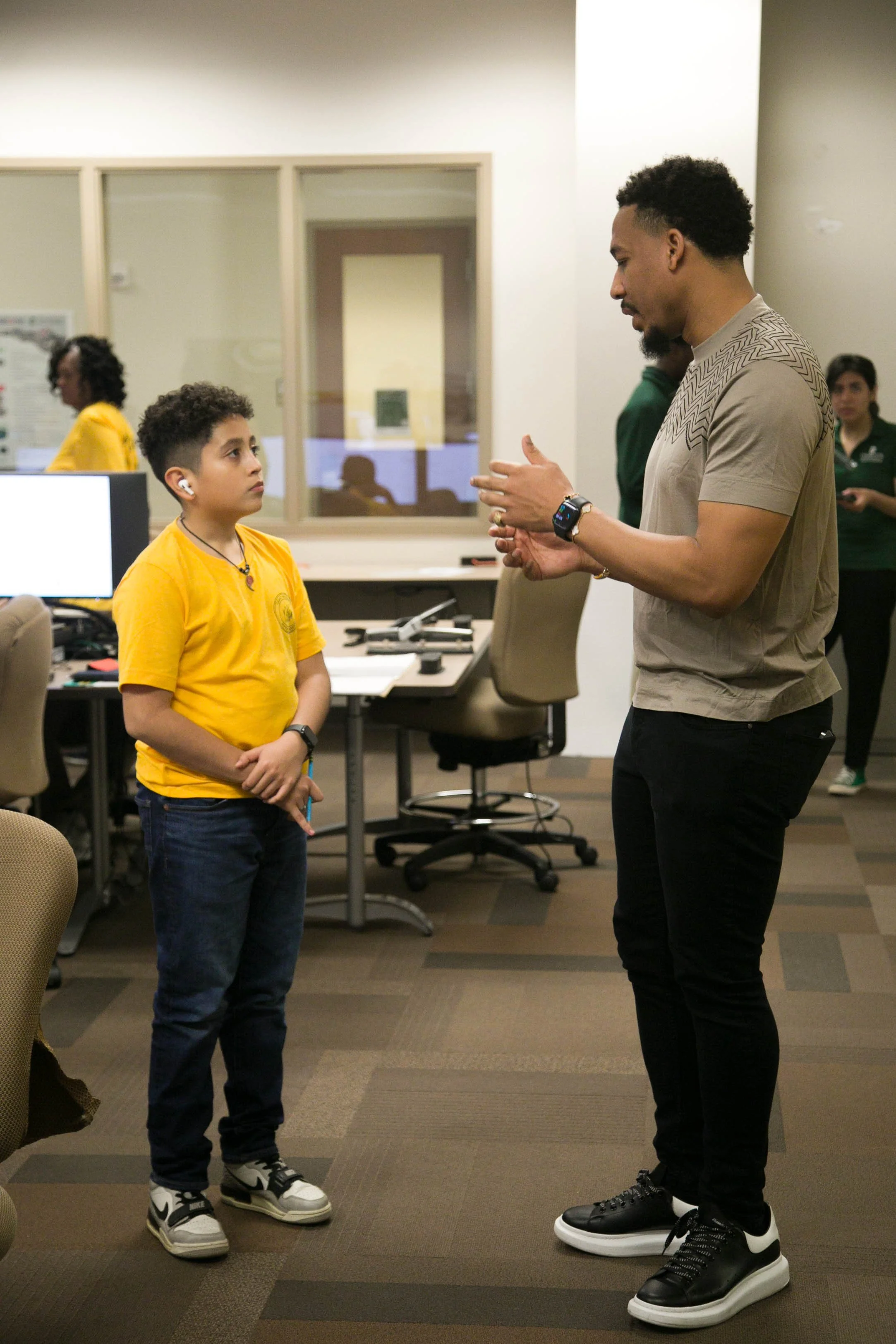 Live To Learn Hackathon-For-Good: Grant Williams mentoring a student