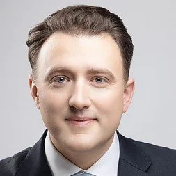 Joe_Benevento_Headshot3-1.jpg