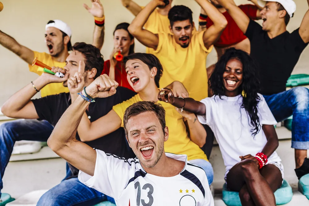 7 Real-Life Team Building Examples from Successful Companies