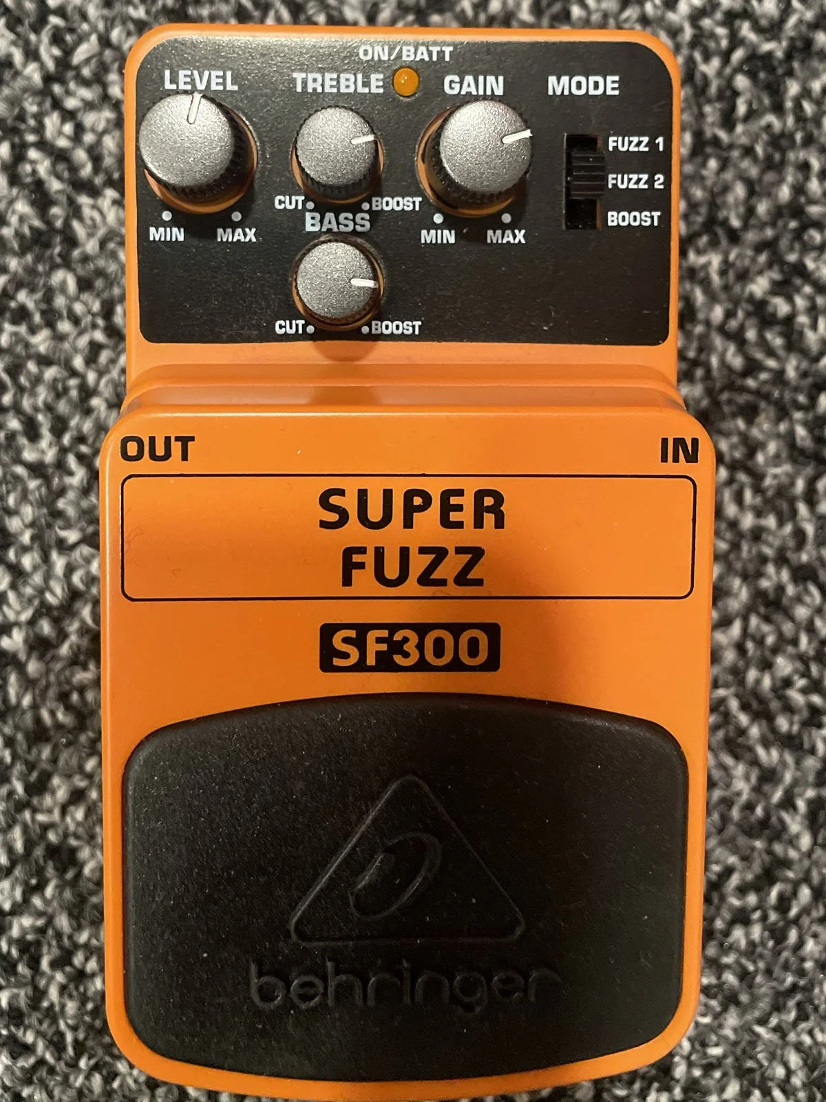 Behringer: Super Fuzz SF300 - $20 
