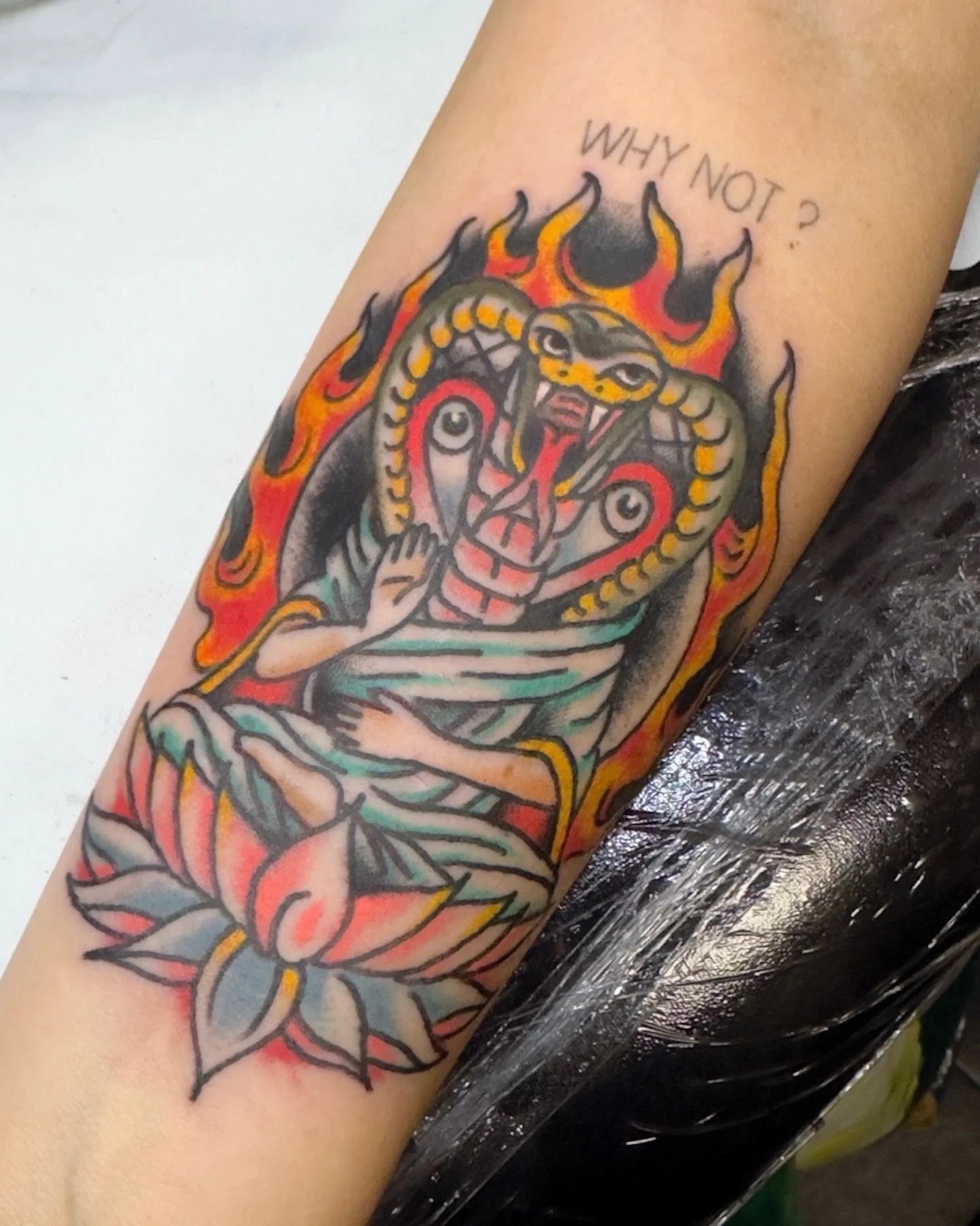 🐍🕉️🧘&zwj;♂️☯️Meditating cobra monk done by @mindfultattooer To book an appointment with him @templesagrattattoo DM, email or call the shop.

Tatuaje de cobra monje meditando hecho por Luis! Para pillar una cita con el en Temple Sagrat Tattoo Mallo