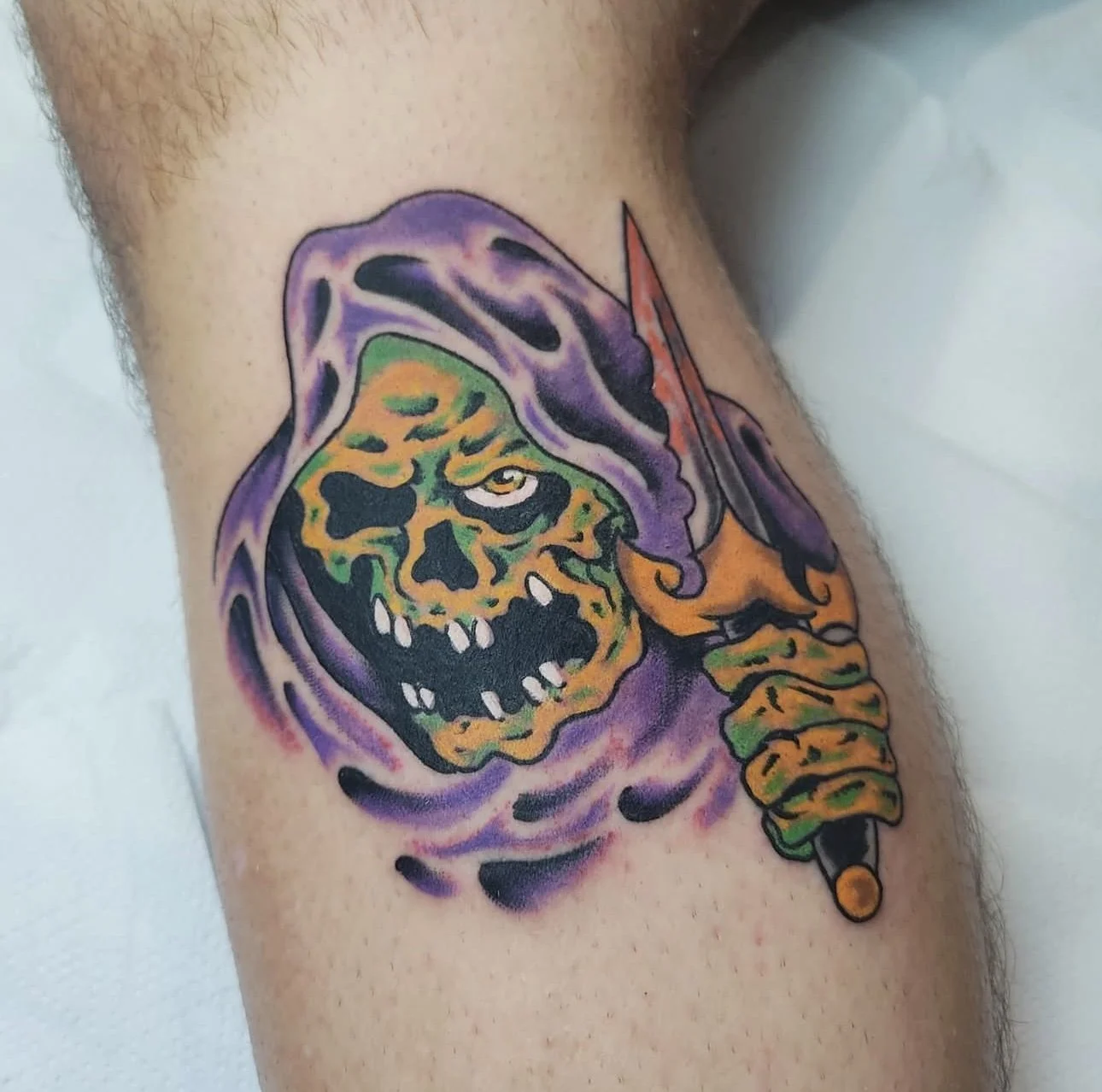 grimreaper tattoo, dagger tattoo, leg tattoo, color tattoo, traditional tattoo, tattoo, mallorca tattoo