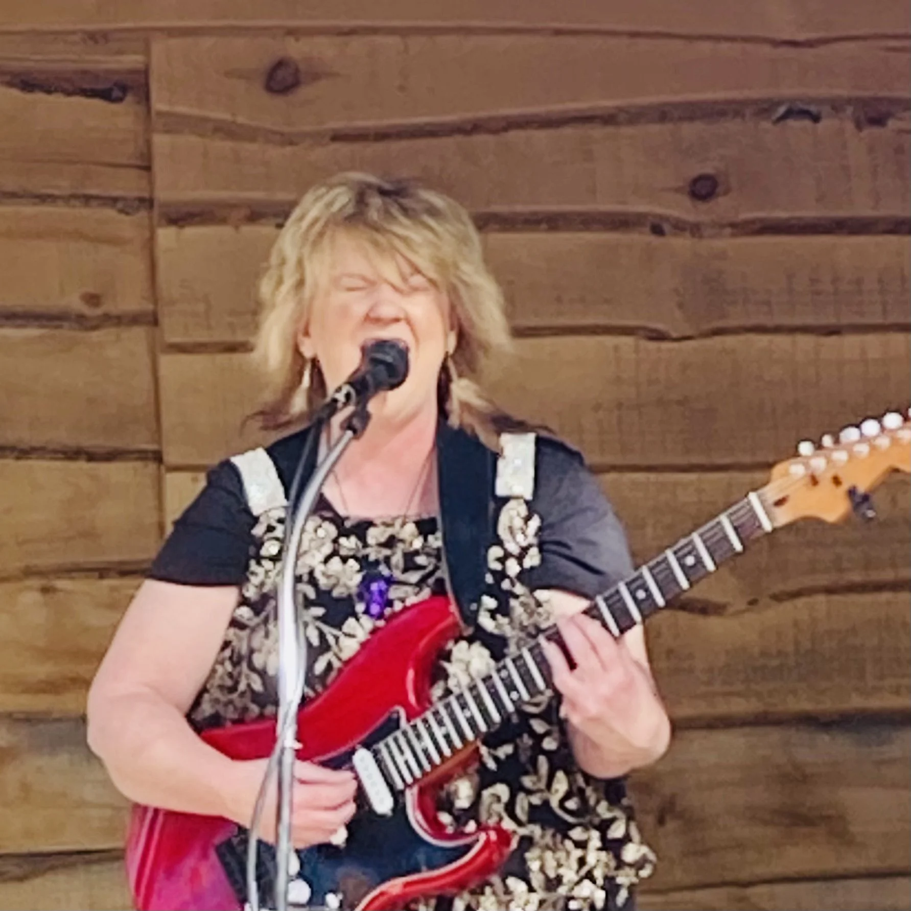 Cari Dell Live @ 12-3:00