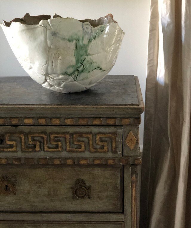 The mixing of textures and neutrals... 🤍​​​​​​​​
_____________________ ​​​​​​​​
​​​​​​​​
#alisonbakerinteriordesign #abid #atlantainteriordesign #interiordesign #designinspo #interiorinspiration #worldofinteriors #designers #designerlife #antiques #