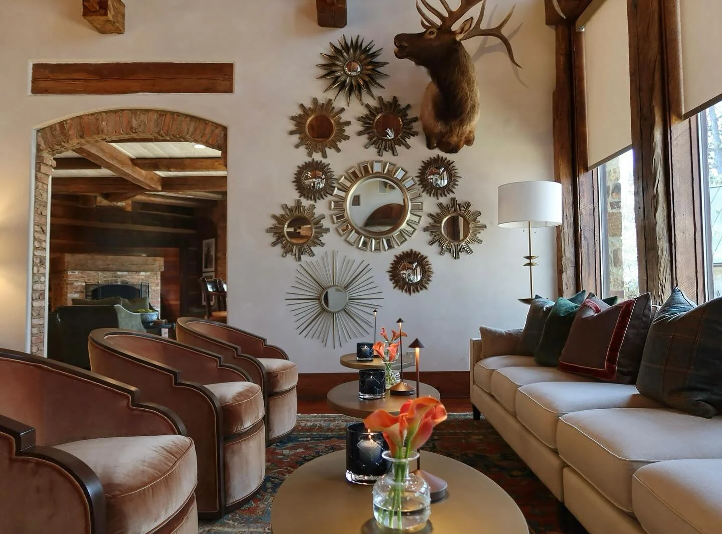 NEW VIBE&hellip;.creating a Lounge at home.  Why not!? 

#interiordesign #lounge #lakeliving #reynoldsplantation #interiors