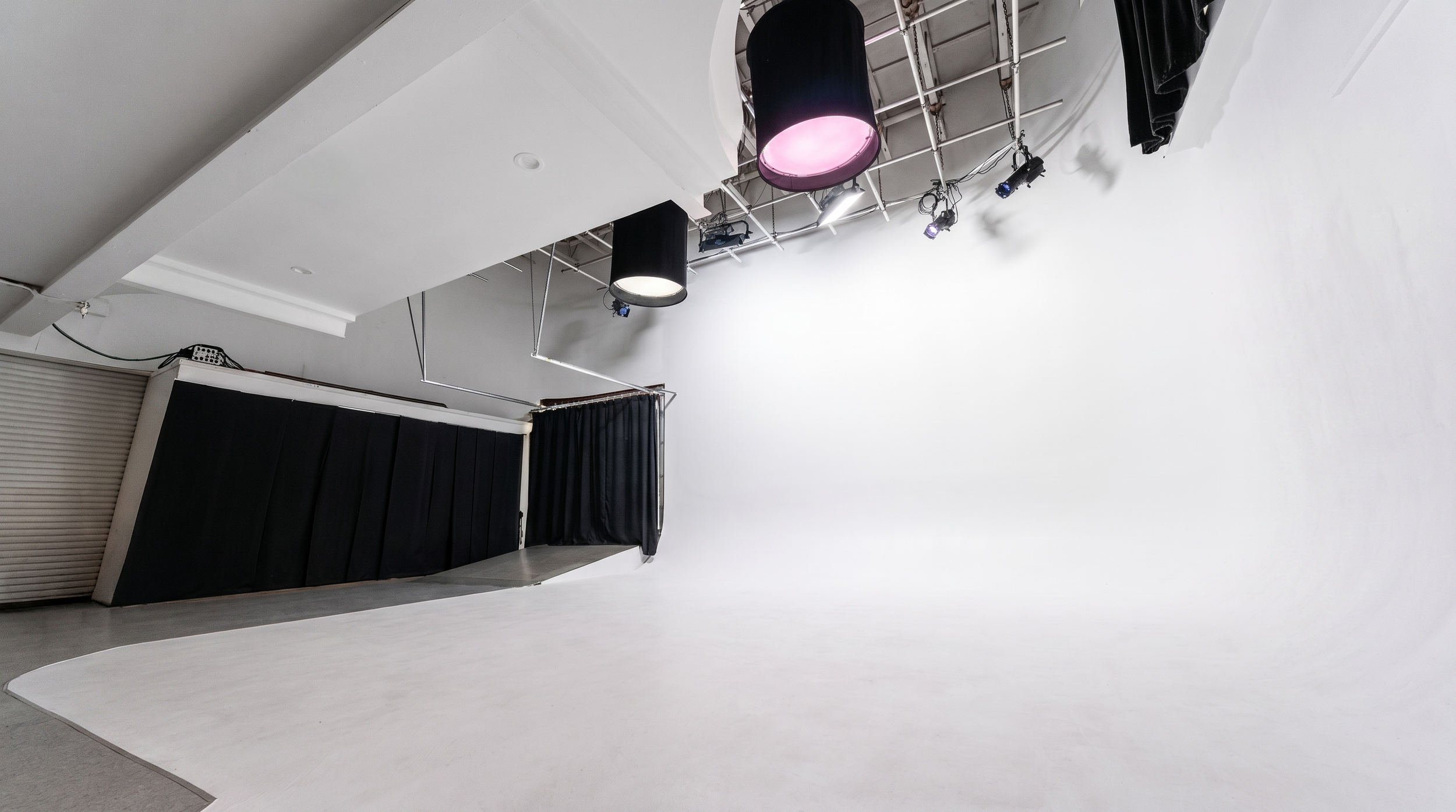 STUDIO 1_EMPTY 3.png