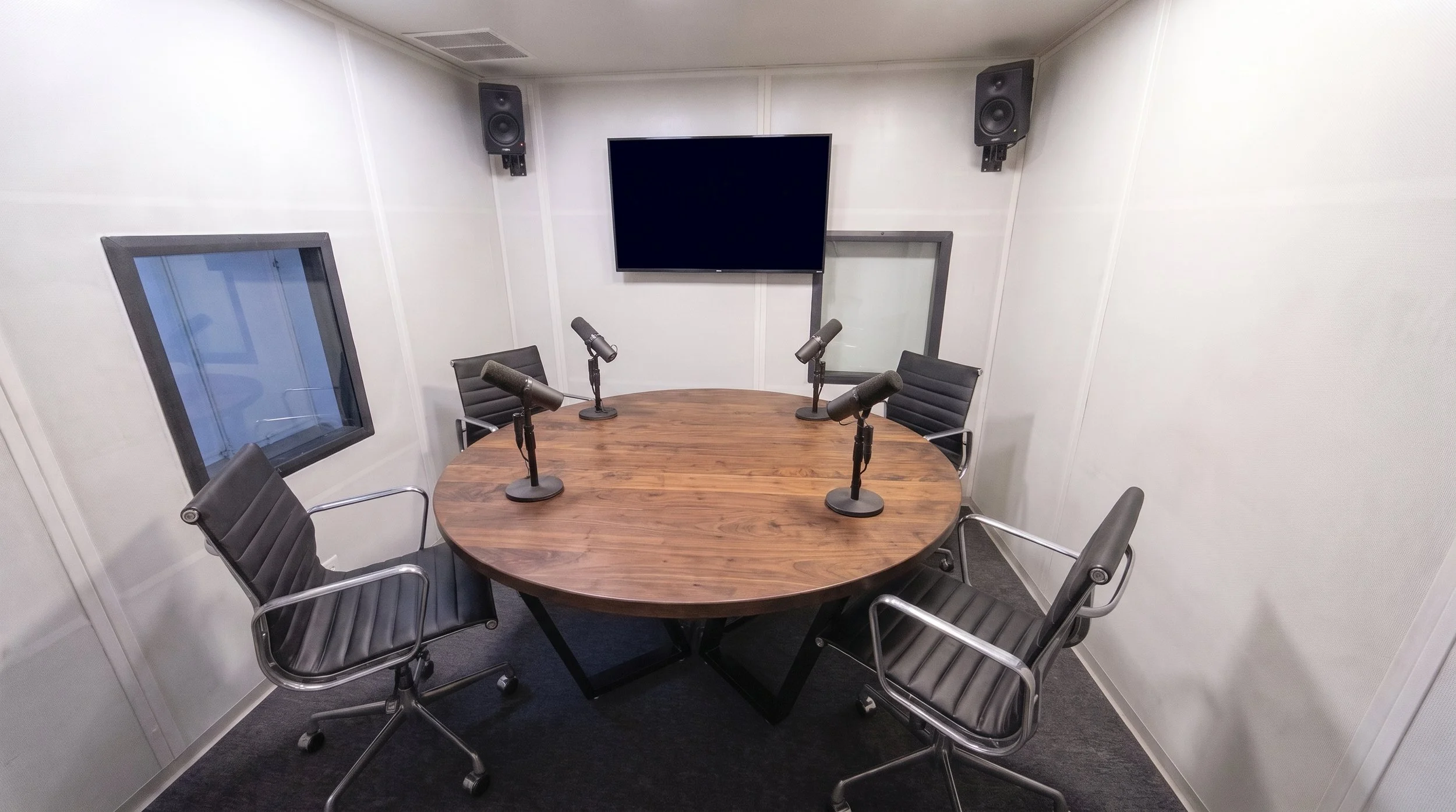 STUDIO 2_TV.jpeg