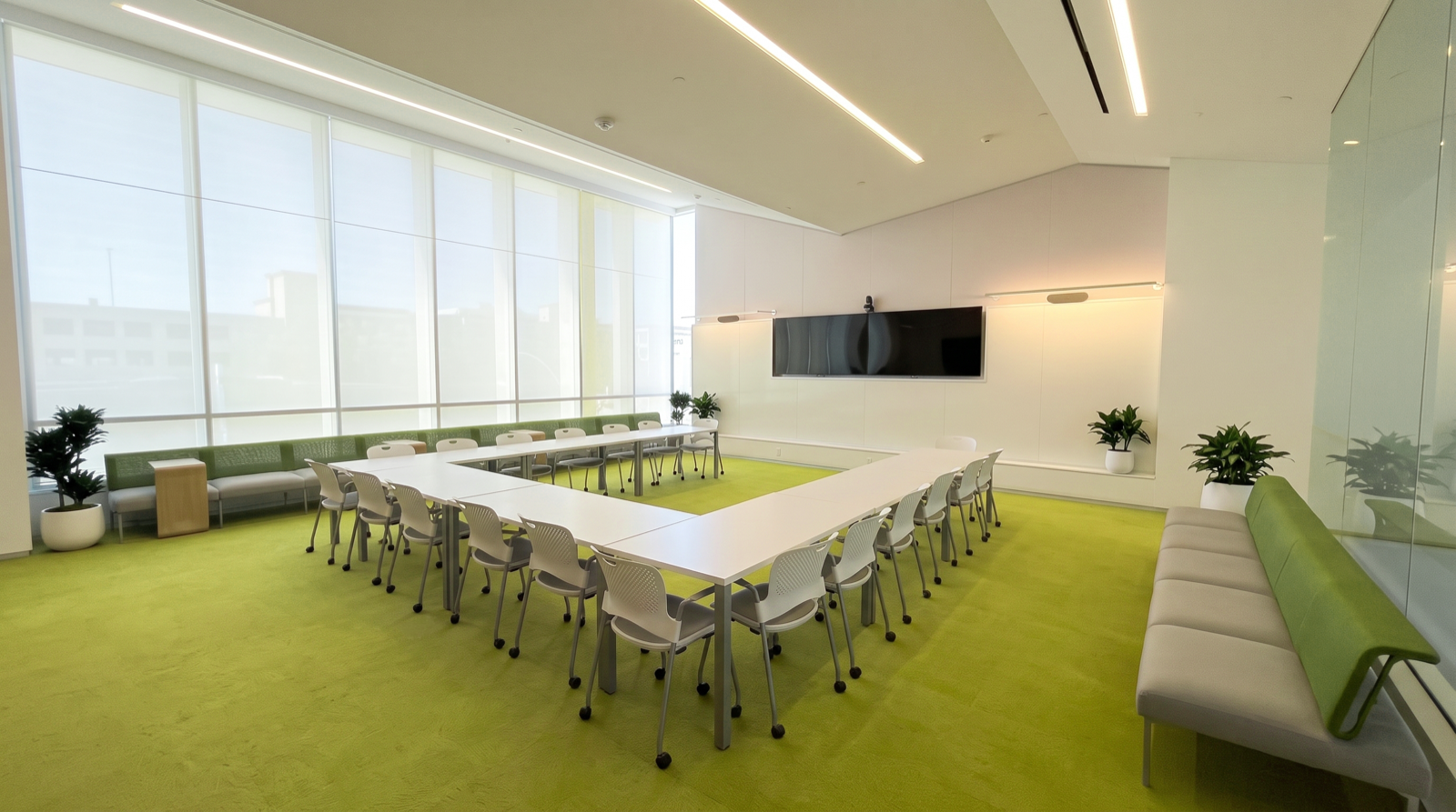 VIEWFINDER_U DESKS_2.png