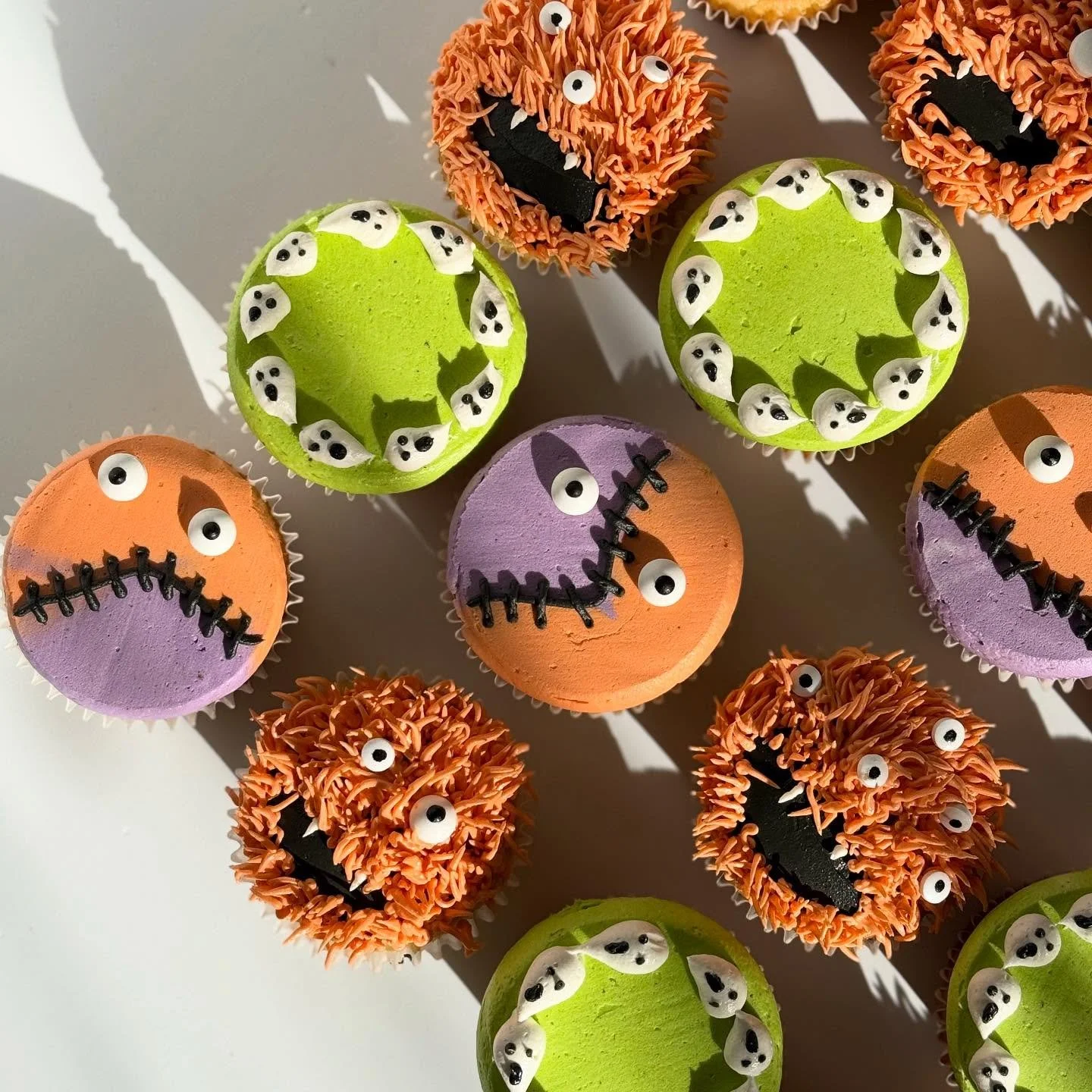 Haunted Cupcakes 👻

✨here for all the haunted cupcakes 

✨which is your fave?

1. Monsters
2. Stitched faces 
3. Ghosts 

Supplies @nycake
Piping tips
Colors
. 
.
.
.
.
.
#alexlarosabakery #halloweencupcakes #halloweenbaking #halloweendesserts #mons