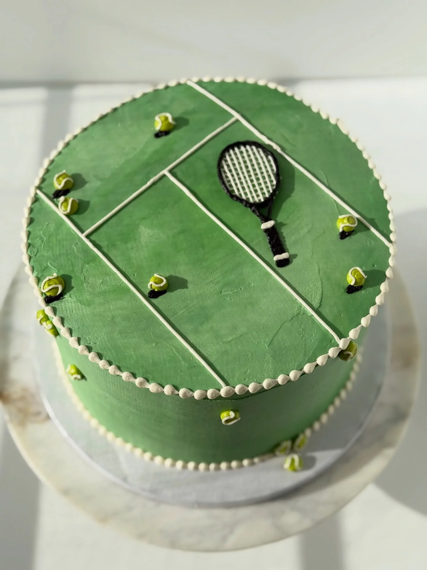 Tennis Cake 🎾

✨just in time for the Australian open (I only know this fun fact from my bestie)

✨I wasn&rsquo;t super excited about this theme but it&rsquo;s now one of my favorite cakes 

✨my motto is less is more, sometimes the simpler cakes are 