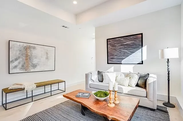 Engineered family room with shear wall placement for seismic performance