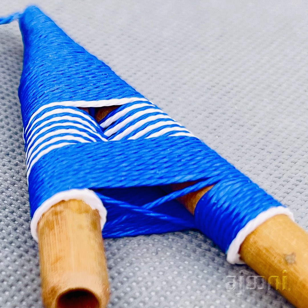 Kuripe Self Applicator Pipe Blue and White with Feather