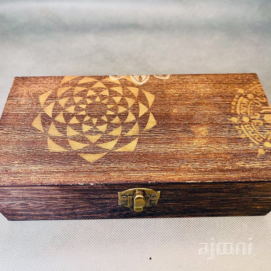 🌺🌿 Embrace Self-Ceremony with Ajooni&rsquo;s Self-Ceremony Kit! 🌿🌺Create your sacred space and embark on a journey of self-discovery with our Self-Ceremony Kit. Dive into rituals that honour your mind, body, and spirit, and reconnect with your in