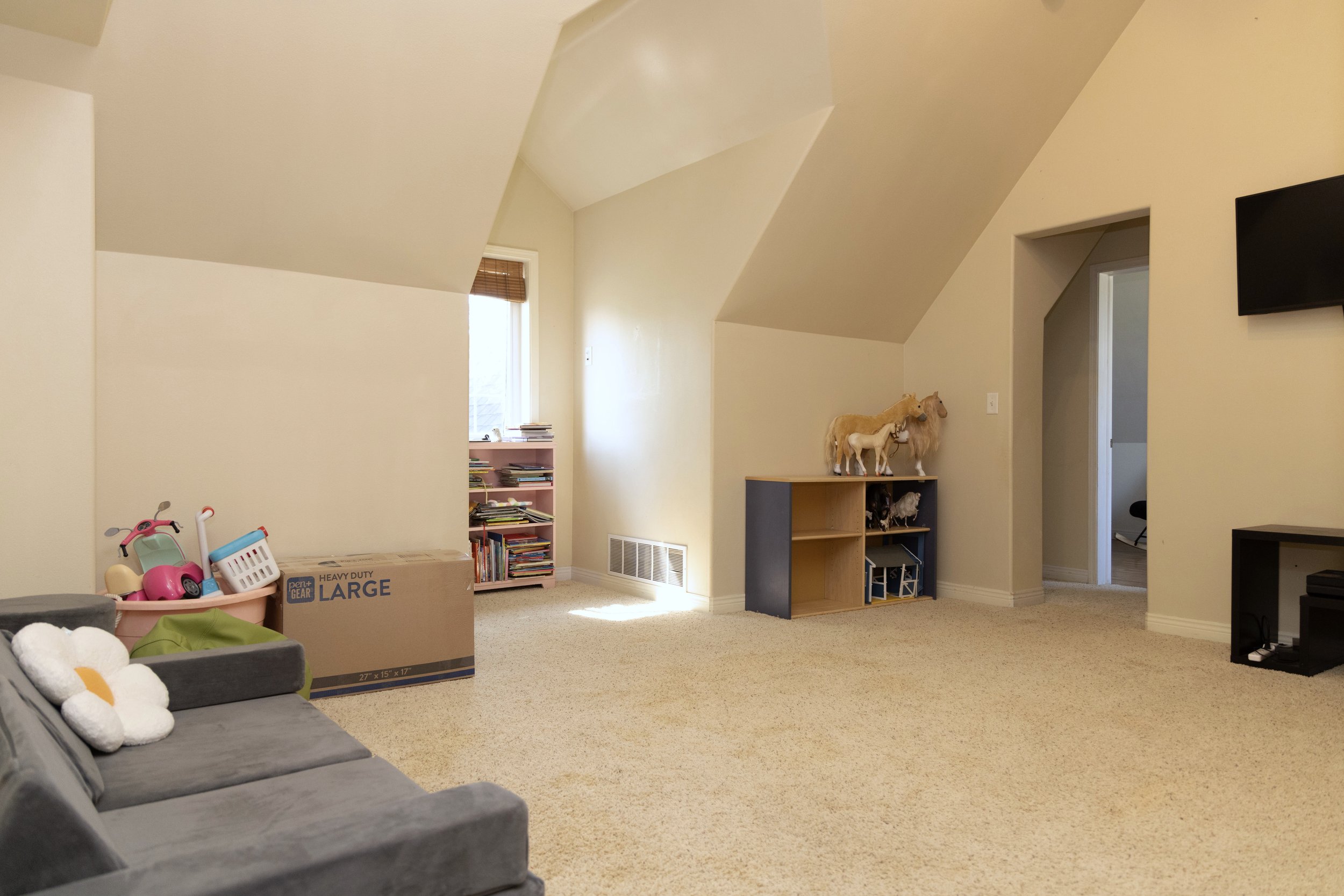 Upper - loft open space.jpg