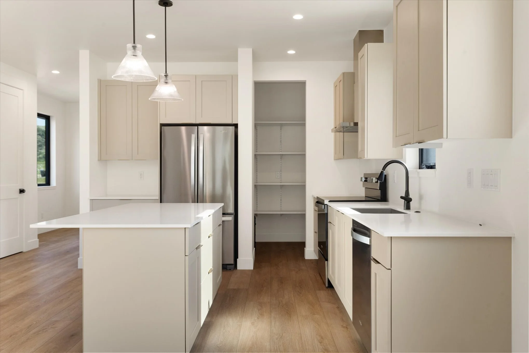 21-3223 Emerson Trail (4).jpg