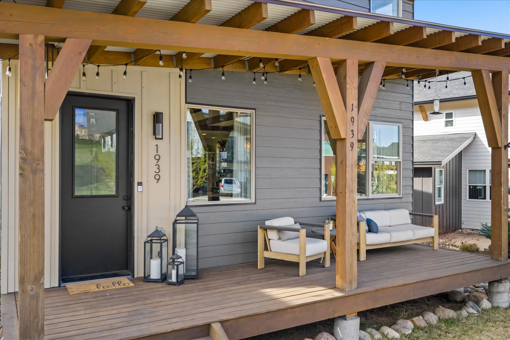 06-Spring Exterior.jpg