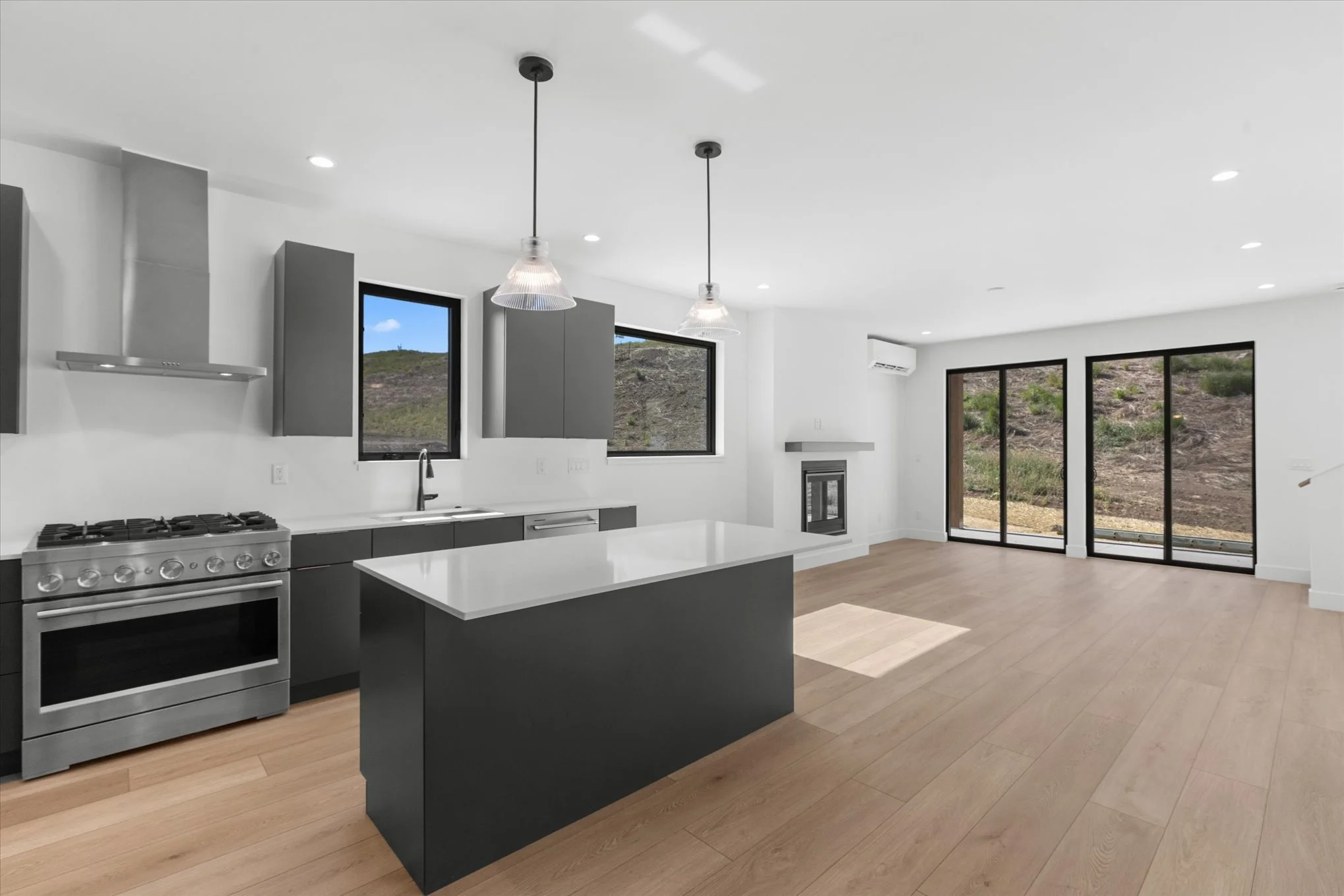 50-3199 Emerson Trail.jpg