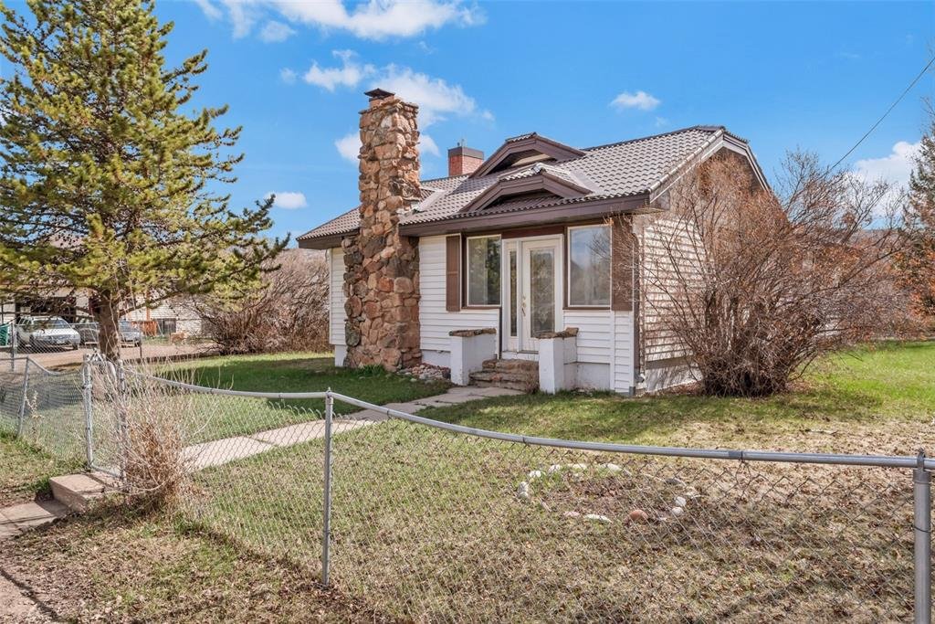 401 Moffat Avenue   
Represented Buyer  
  MLS: S1057362    
  $366,000   