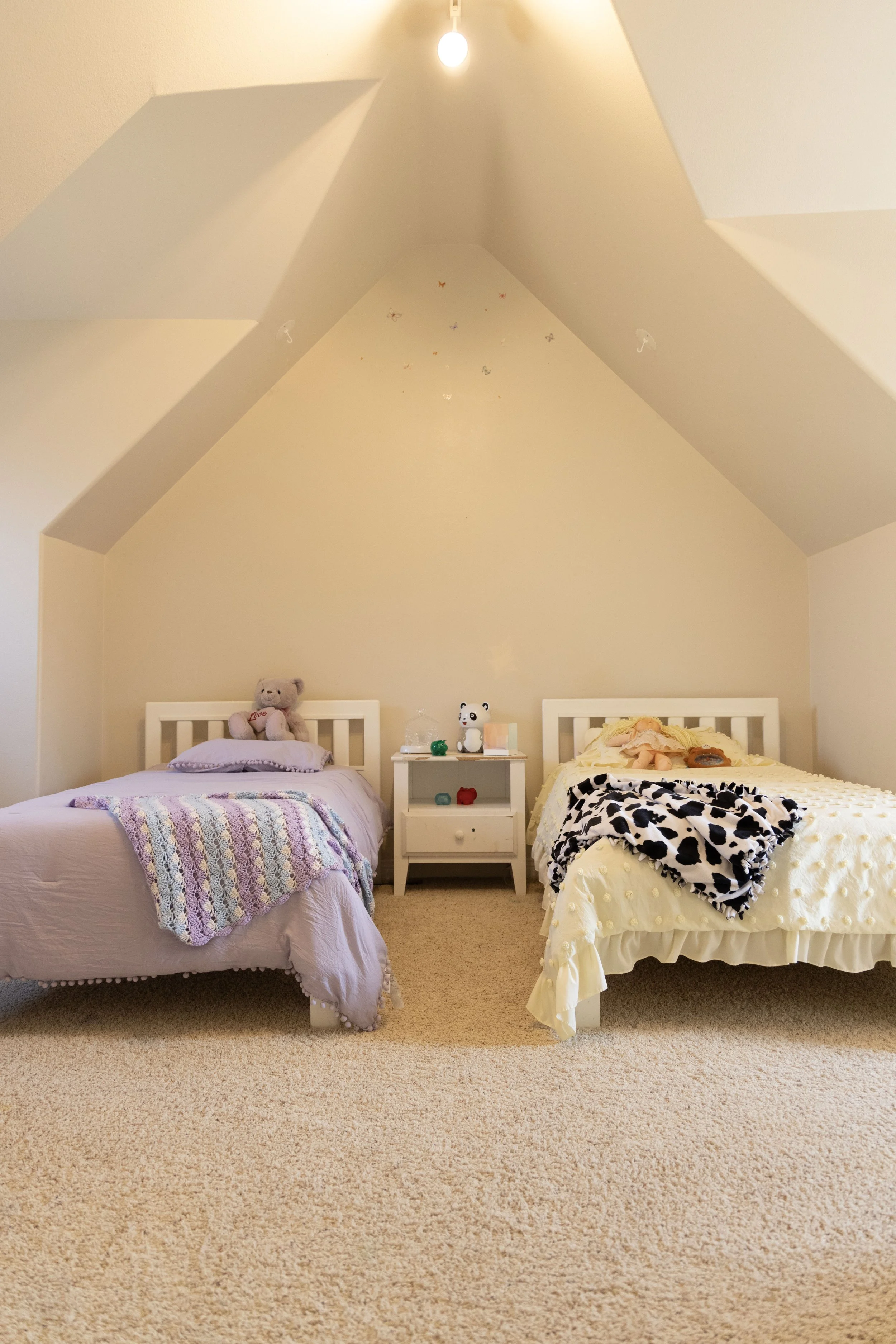 Bedroom - upper girls a.jpg