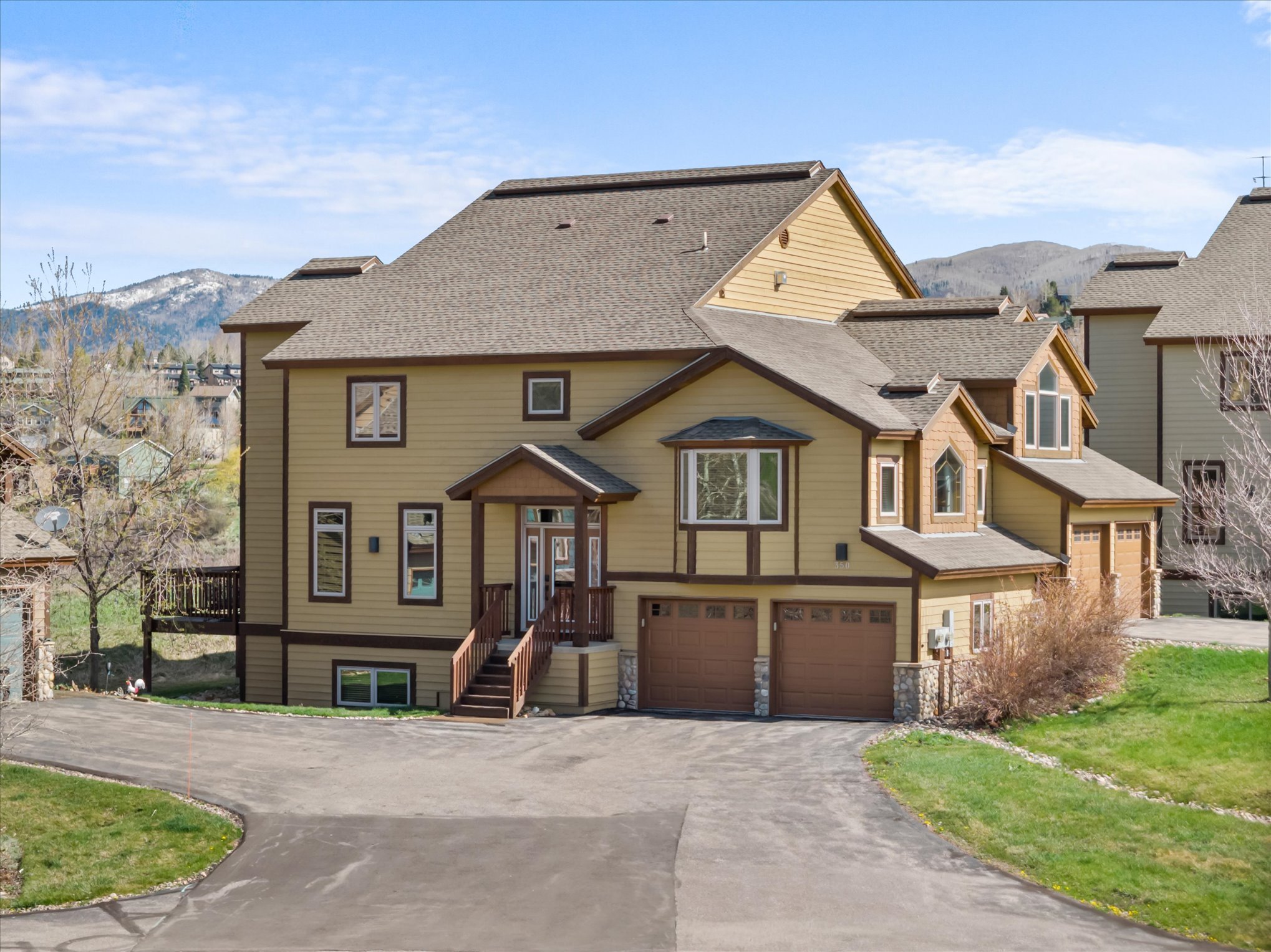 350 Parkview Drive #28  
  $1,300,000   