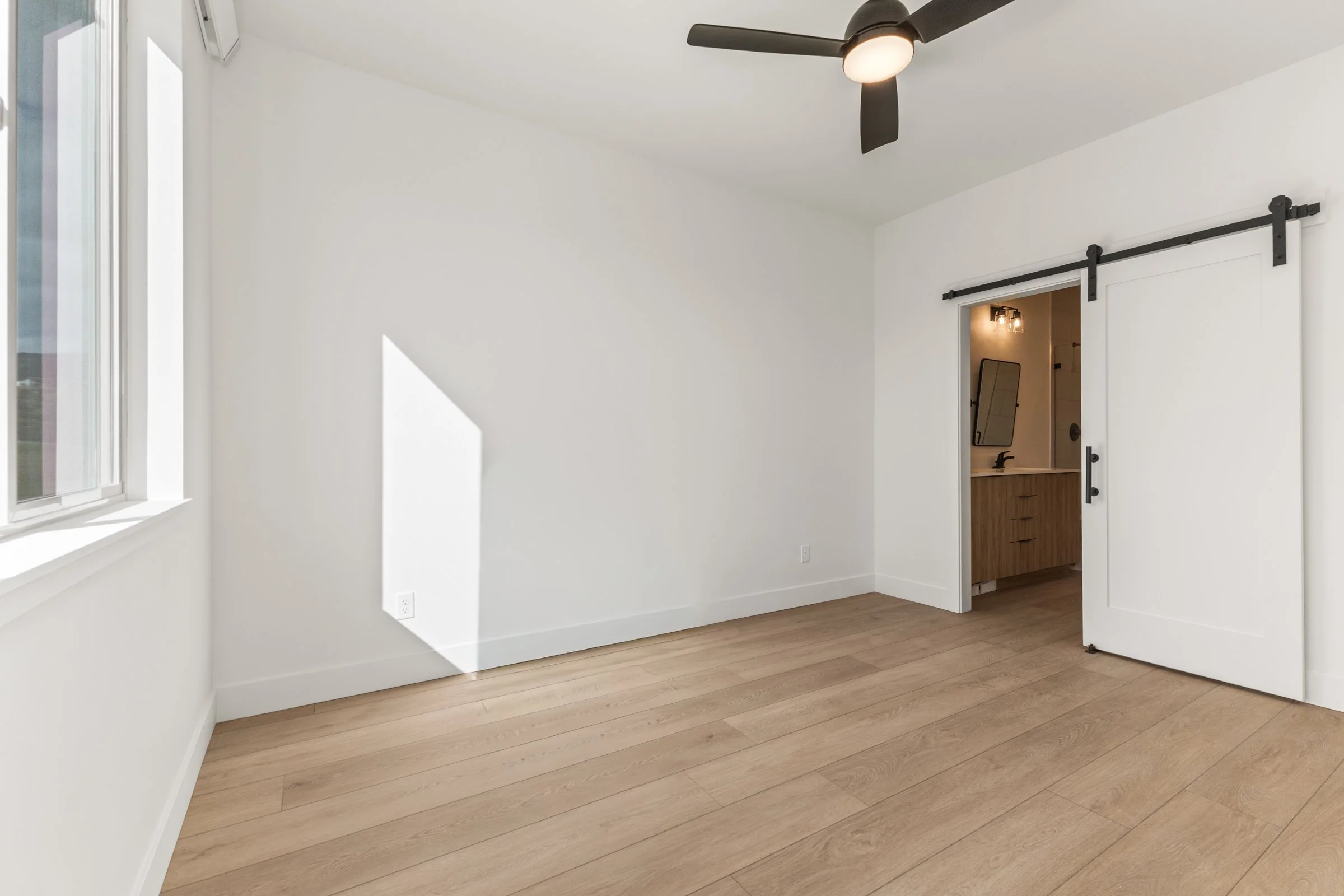 Marble Court unit 1- mls res-41.jpg