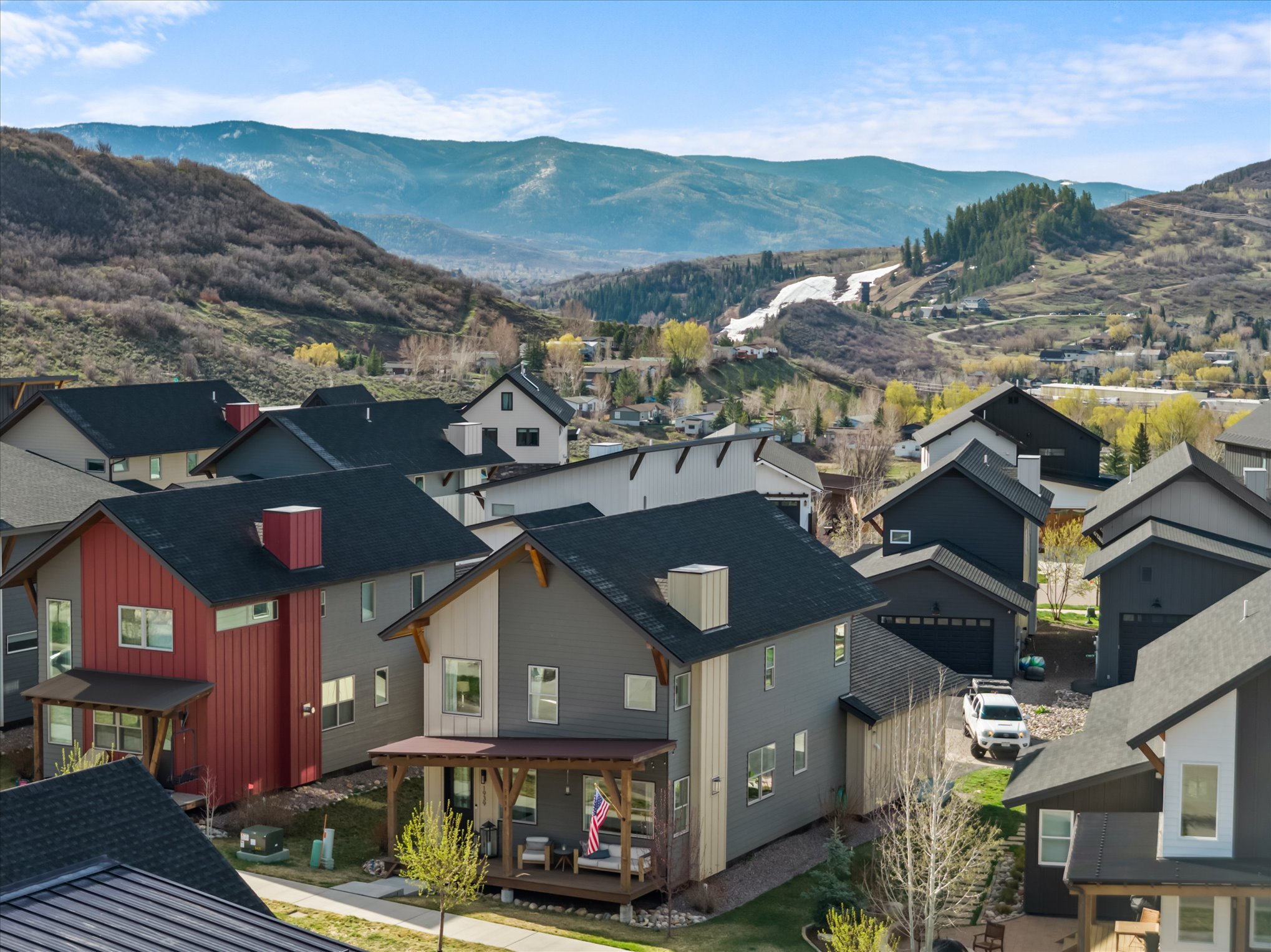 12-Spring Exterior.jpg