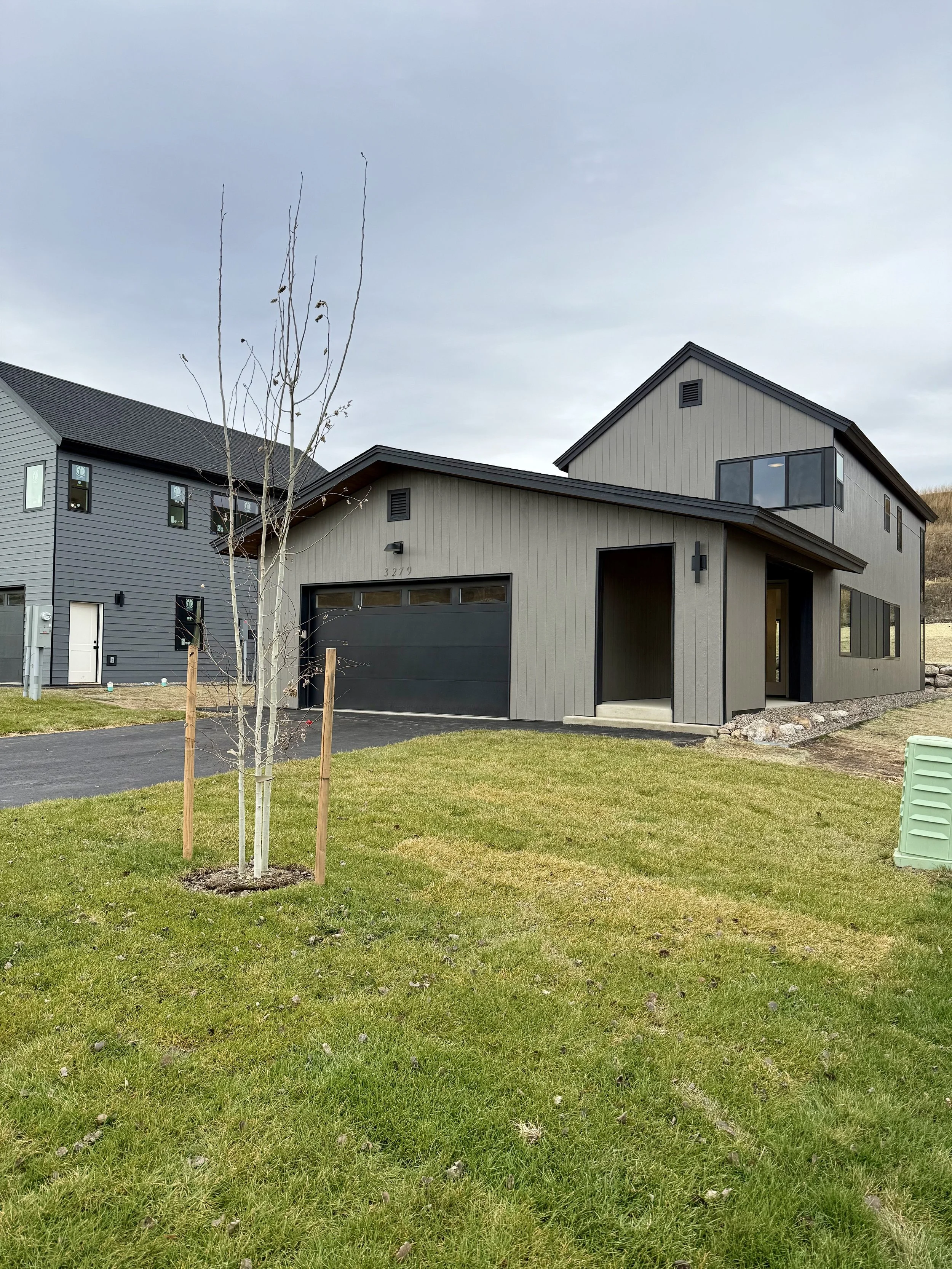 3279 Emerson Trail   
  MLS: S1056008    
  $1,444,450   