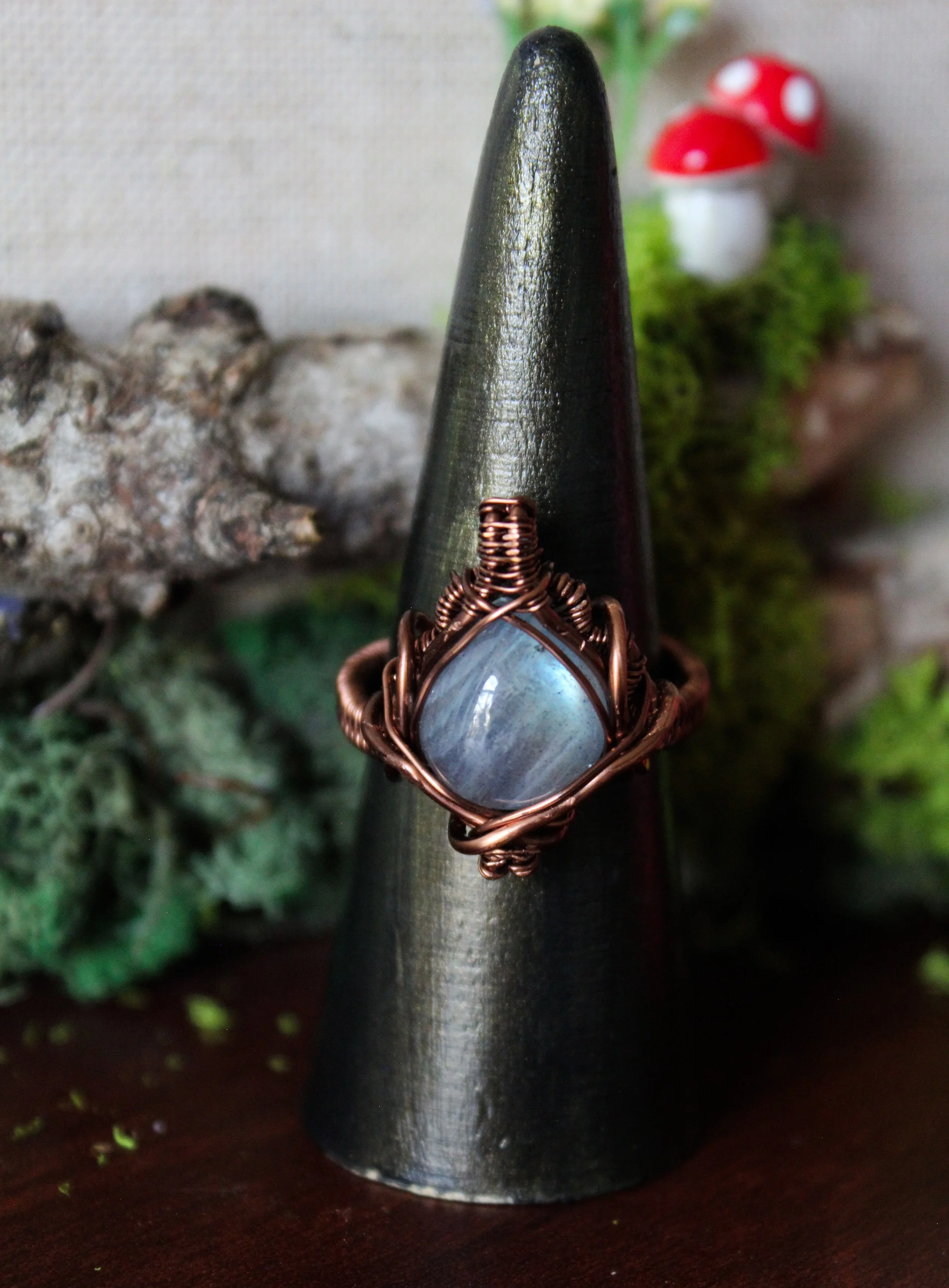 wire wrapped labradorite.jpg
