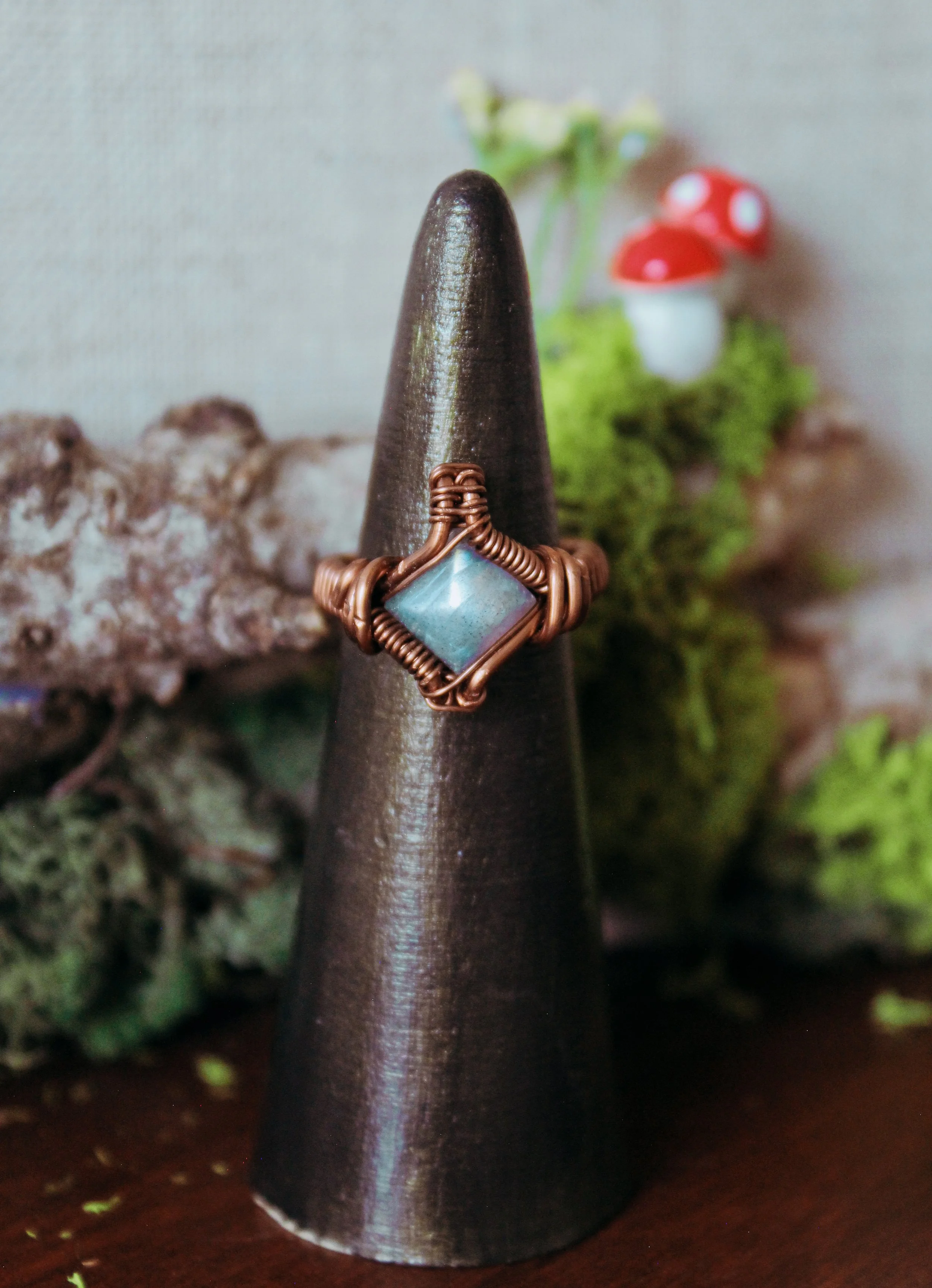 wire wrapped ring labradorite.jpg