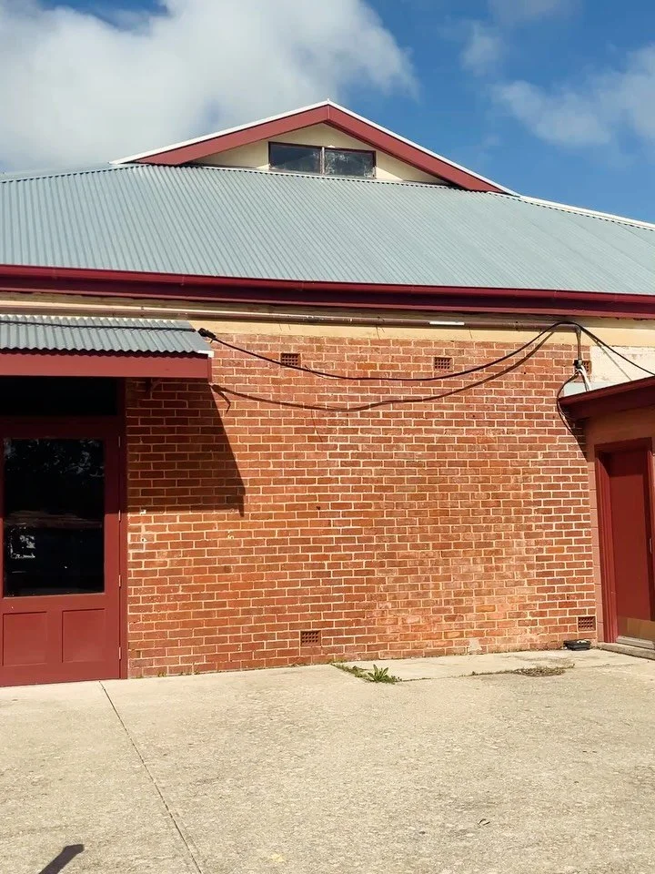 It&rsquo;s official &mdash; I&rsquo;ve got a studio! A real space to spread out, make a mess, and dream bigger. Can&rsquo;t wait to set it up and see what comes out of this next chapter.

#newstudio #artlife #studiogoals #artistvibes #creativejourney