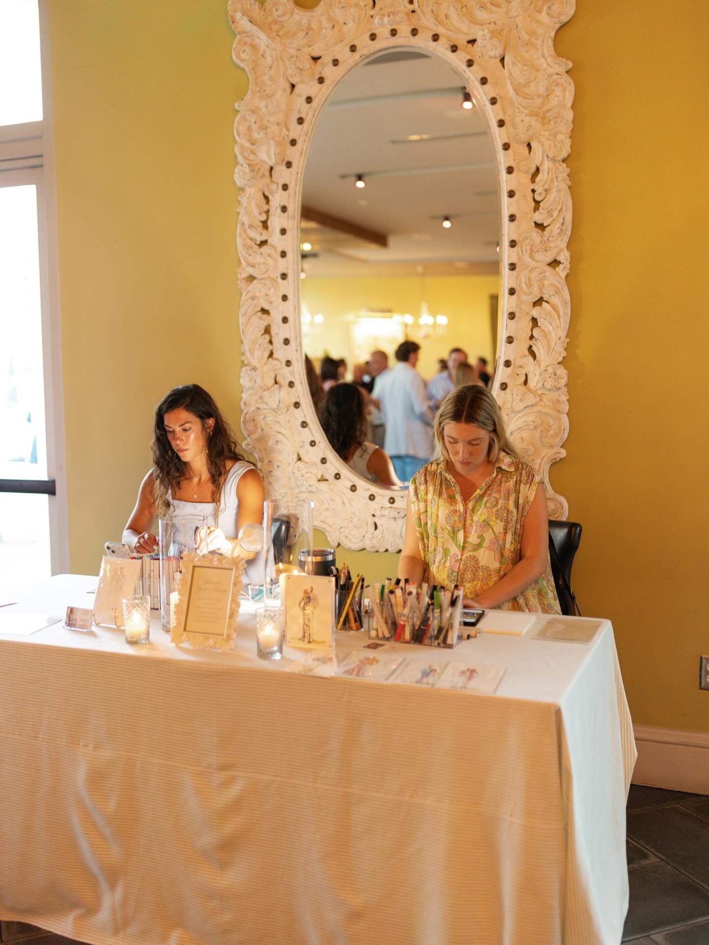 It&rsquo;s the season for Christmas parties and fashion illustrations 🖍️🎄

Can&rsquo;t wait to see @bychloecampbell and @emilywestenberger working together this weekend ✨

Photos by @hillerweddings @hillerphotographyy