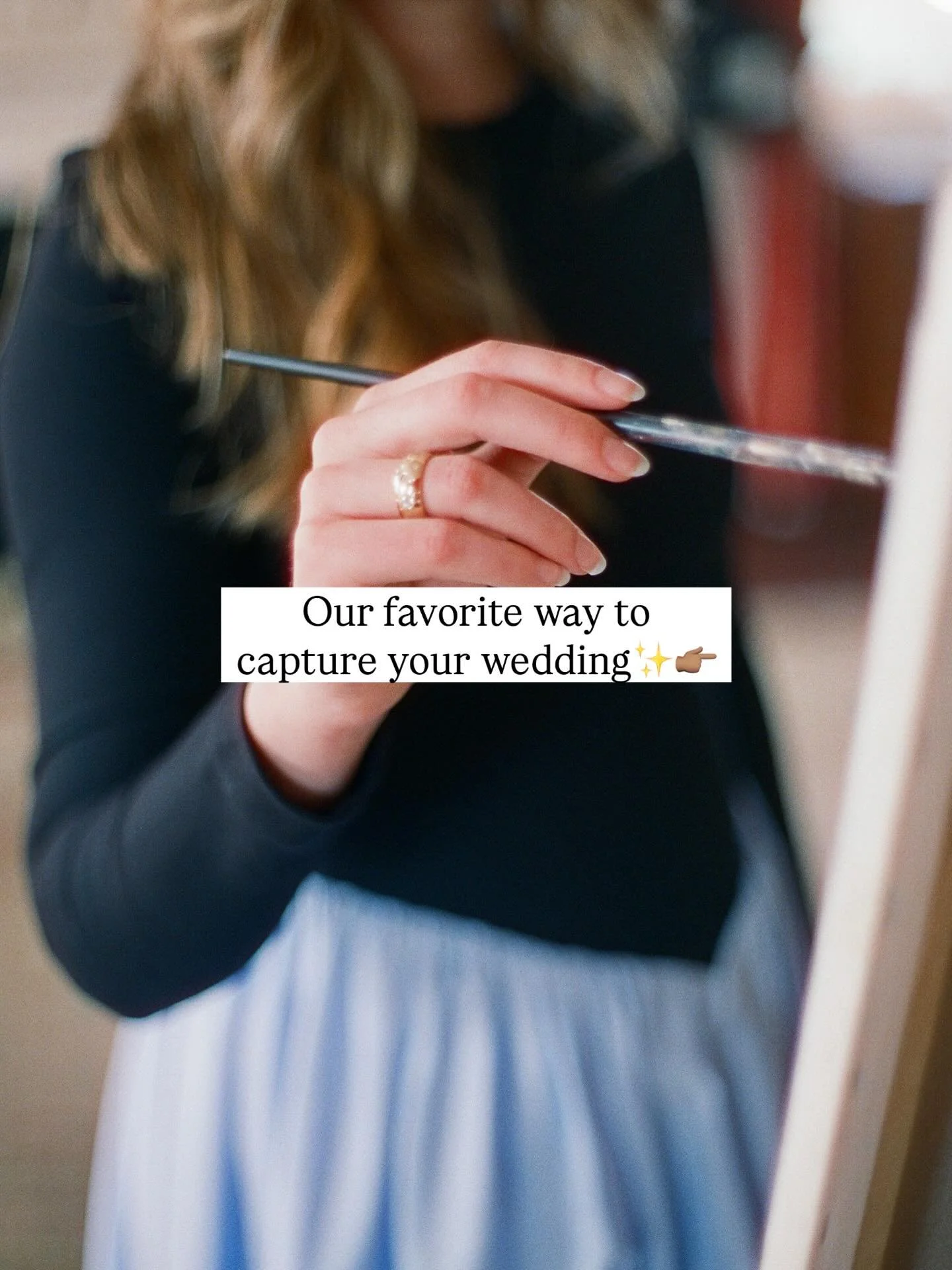 The sweetest way to remember your wedding day and we&rsquo;re so blessed to be able to capture it ✨

[live painters, live wedding painters, live painting team, cloud studio agency]