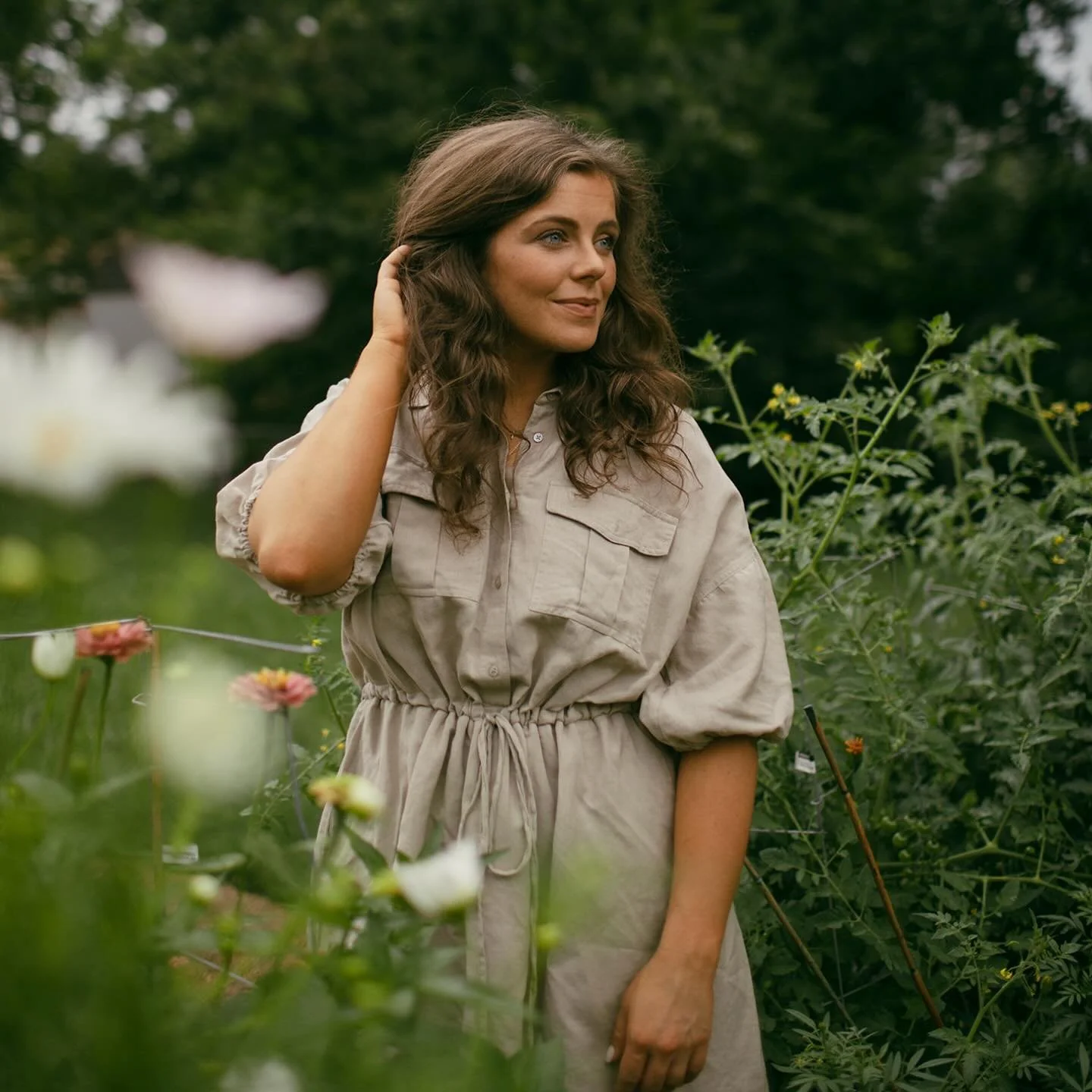 NEW ARTIST ALERT 🤍✨ Say hello to @candler_art 

A message from Candler:
Hi! I&rsquo;m Candler, a live painter and fine artist working in acrylic and watercolor.

I&rsquo;ve been painting for as long as I can remember and studied fine art in college,